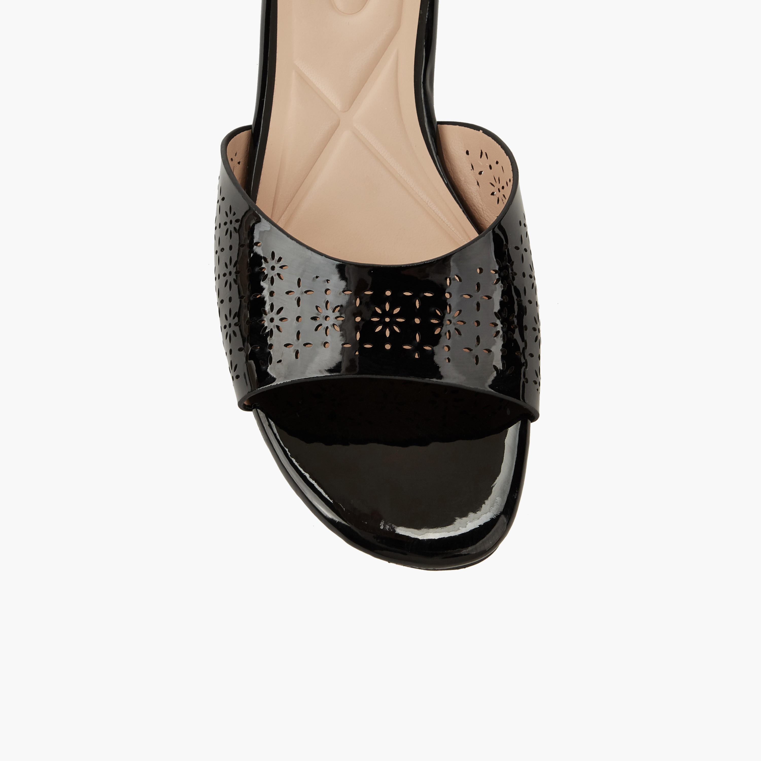 صندل مسطح مفرغ بالليزر للنساء من سيليست-women-shoes-flats-sandals-image-4