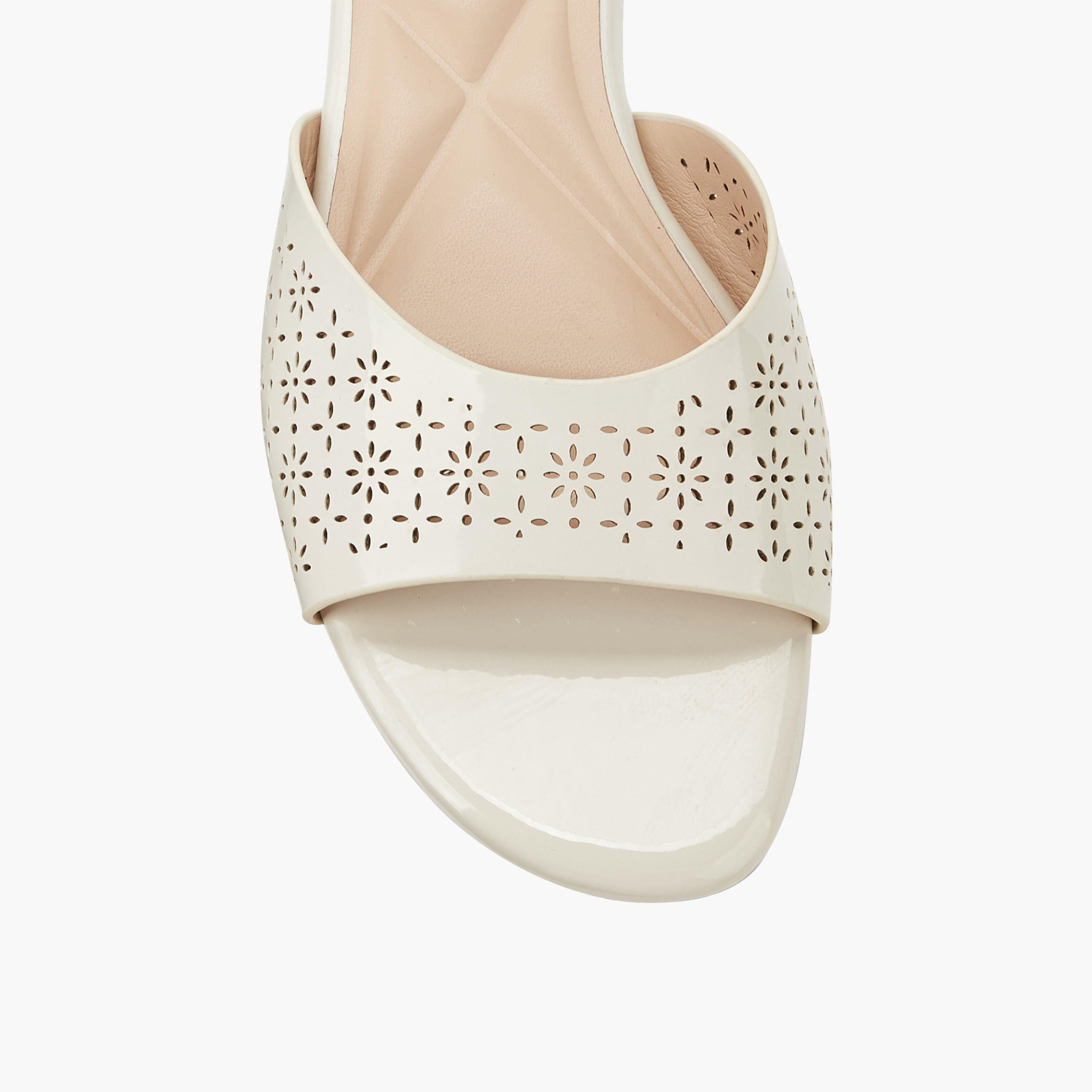 صندل مسطح مفرغ بالليزر للنساء من سيليست-women-shoes-flats-sandals-image-4