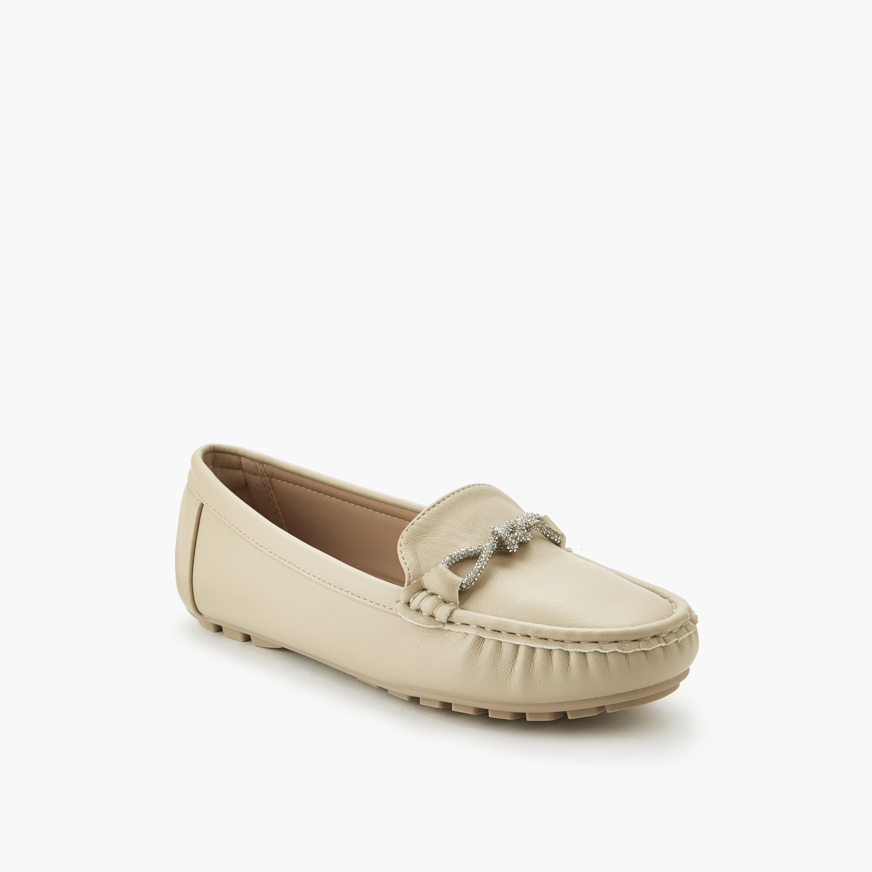 حذاء خفيف مزين بتفاصيل للنساء من لو كونفورت-women-shoes-flats-moccasins-image-2