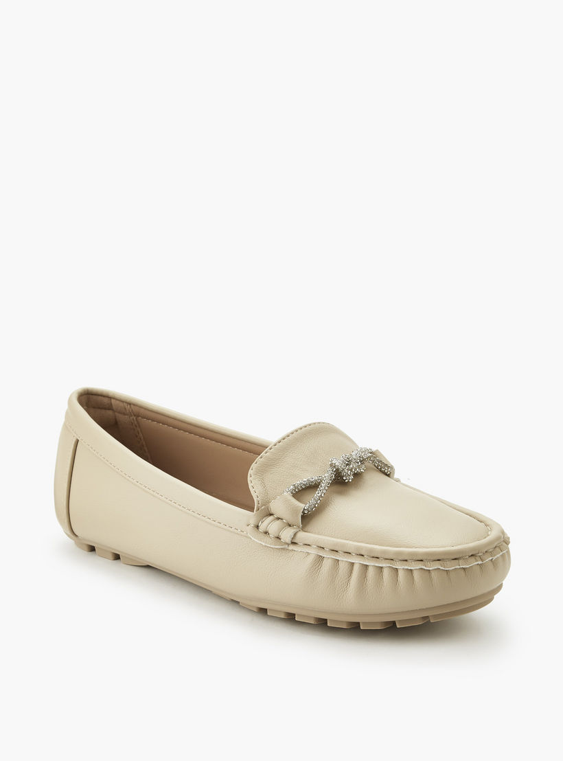 حذاء خفيف مزين بتفاصيل للنساء من لو كونفورت-women-shoes-flats-moccasins-image-2