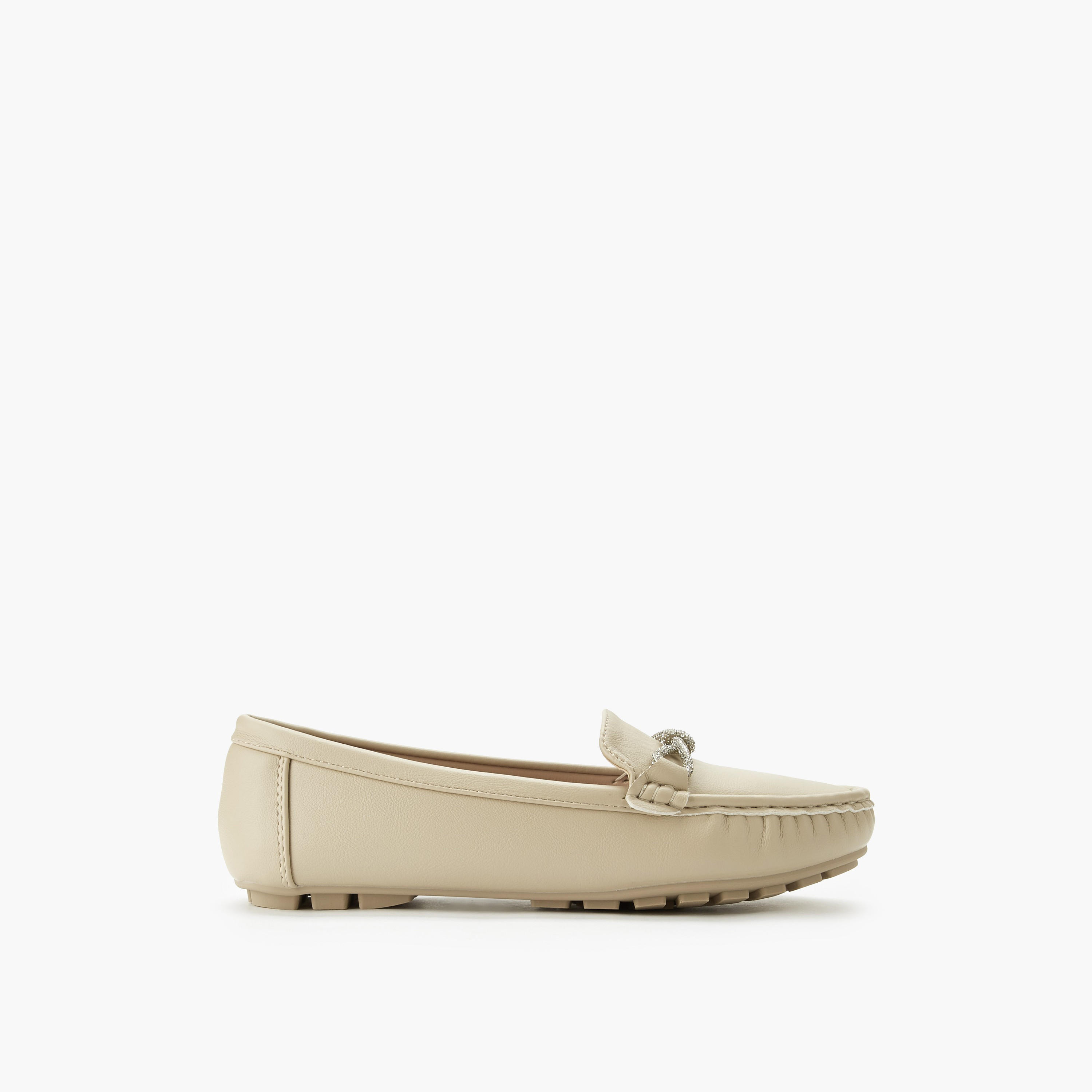 حذاء خفيف مزين بتفاصيل للنساء من لو كونفورت-women-shoes-flats-moccasins-image-3