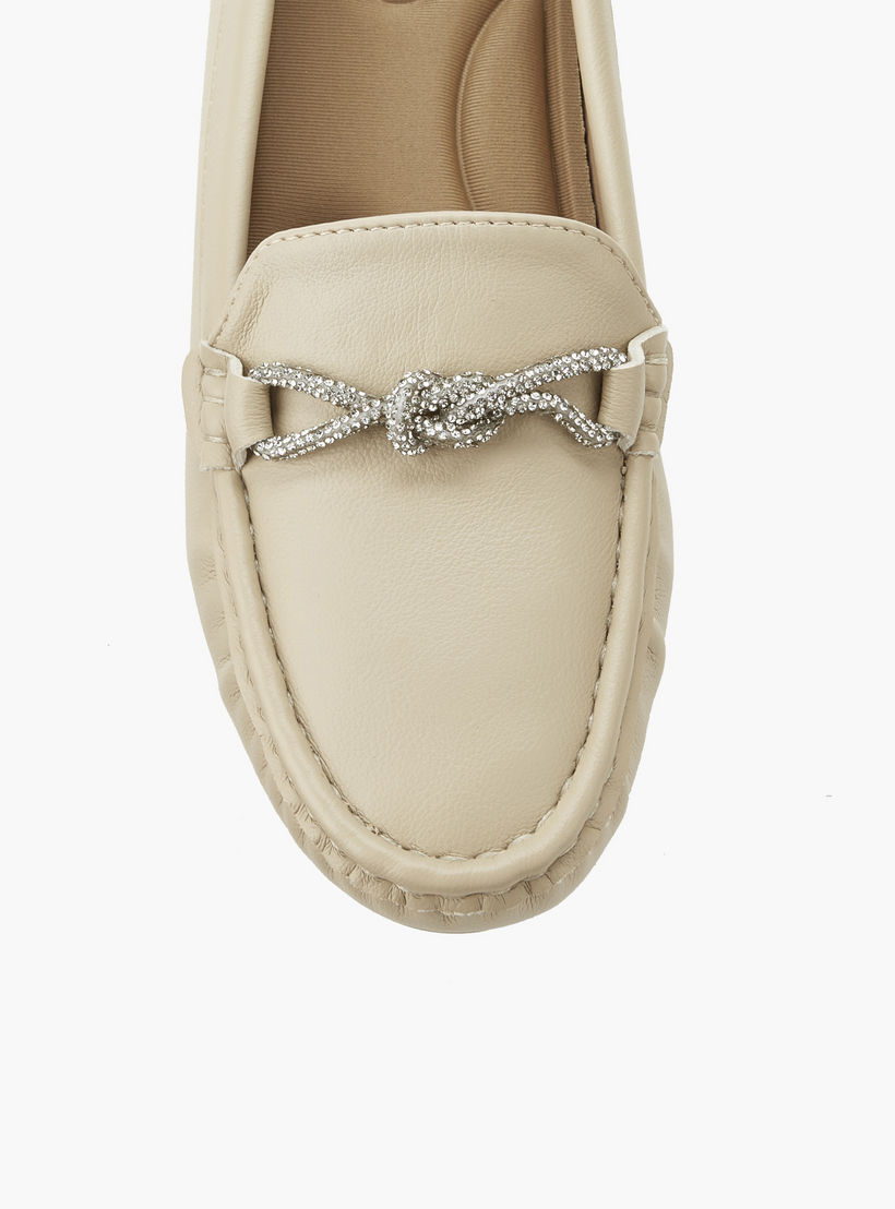 حذاء خفيف مزين بتفاصيل للنساء من لو كونفورت-women-shoes-flats-moccasins-image-4