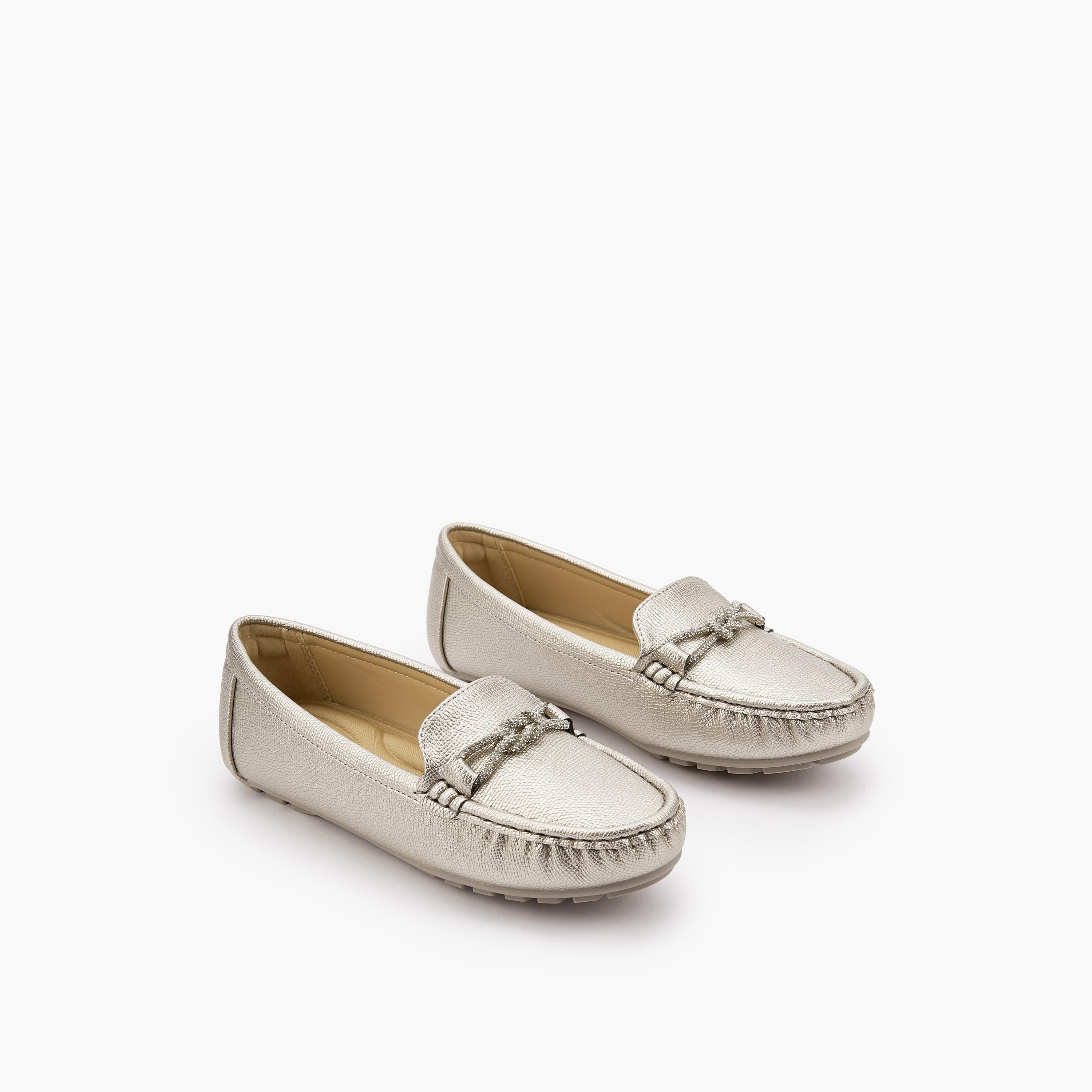 حذاء خفيف مزين بتفاصيل للنساء من لو كونفورت-women-shoes-flats-moccasins-image-1