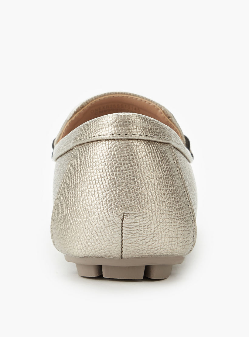حذاء خفيف مزين بتفاصيل للنساء من لو كونفورت-women-shoes-flats-moccasins-image-5