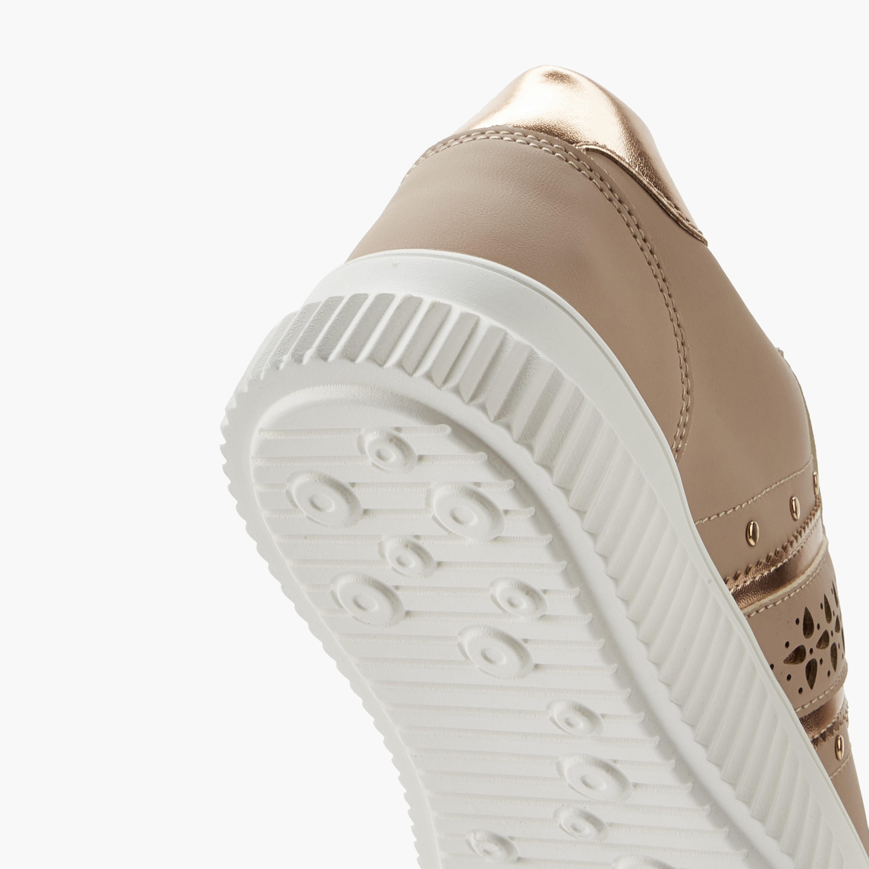 حذاء سنيكرز برباط إغلاق للنساء من فلورا بيلا-women-shoes-sneakers-image-4