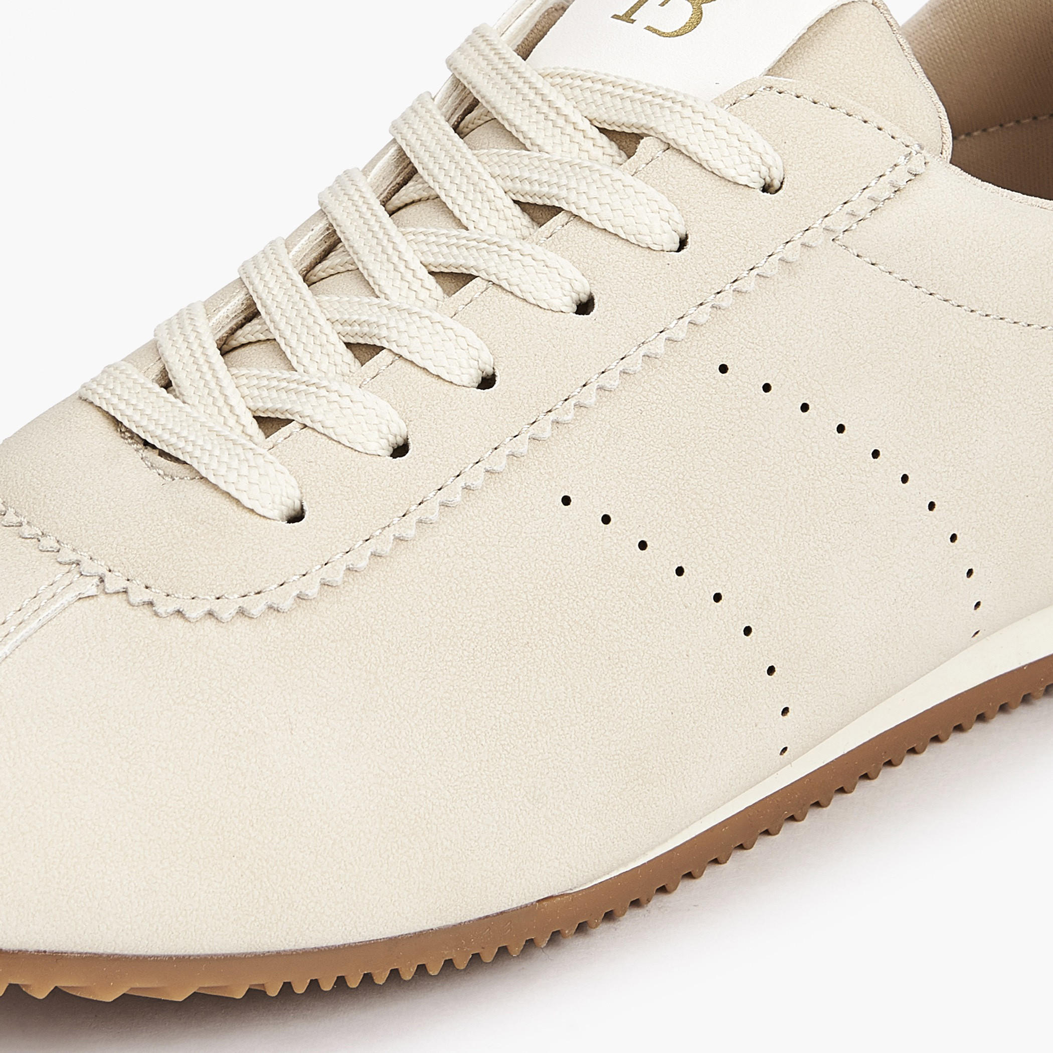 حذاء سنيكرز بطول الكاحل ورباط إغلاق للنساء من فلورا بيلا-women-shoes-sneakers-image-5