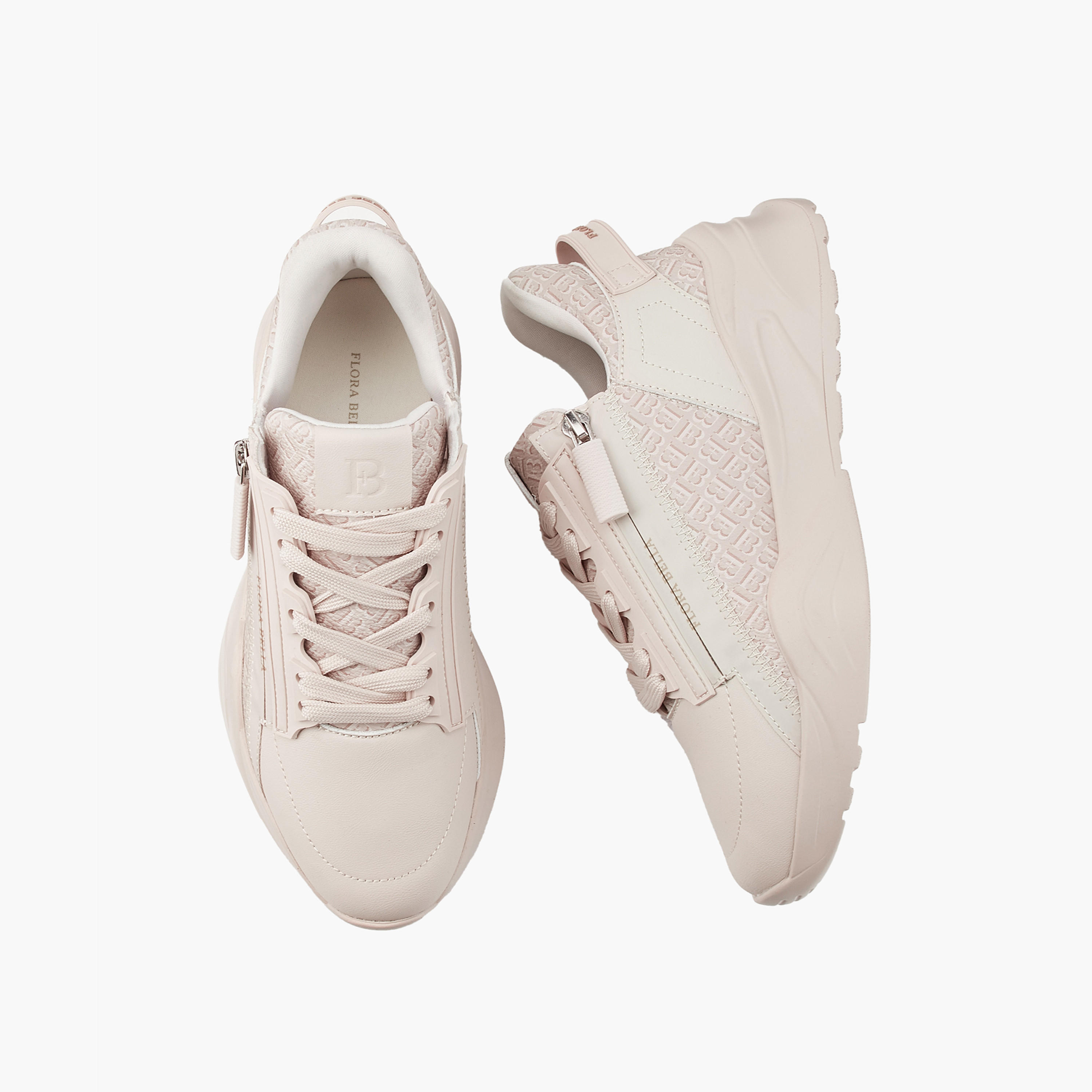 حذاء سنيكرز برباط إغلاق وطبعات مونوجرام من فلورا بيلا-women-shoes-sneakers-image-1