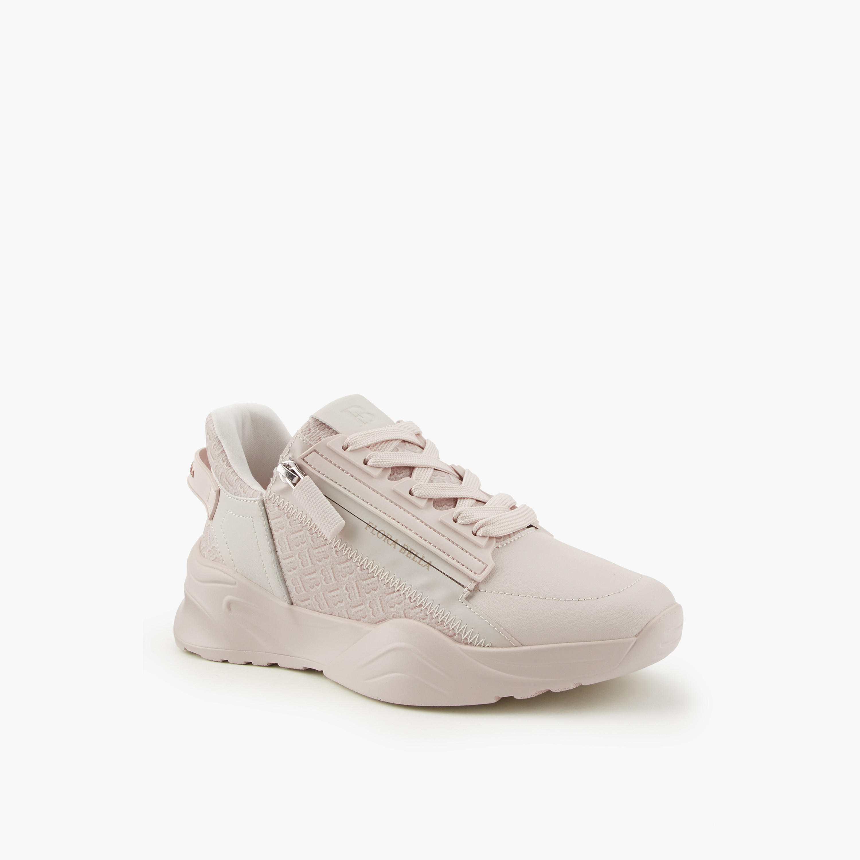 حذاء سنيكرز برباط إغلاق وطبعات مونوجرام من فلورا بيلا-women-shoes-sneakers-image-3