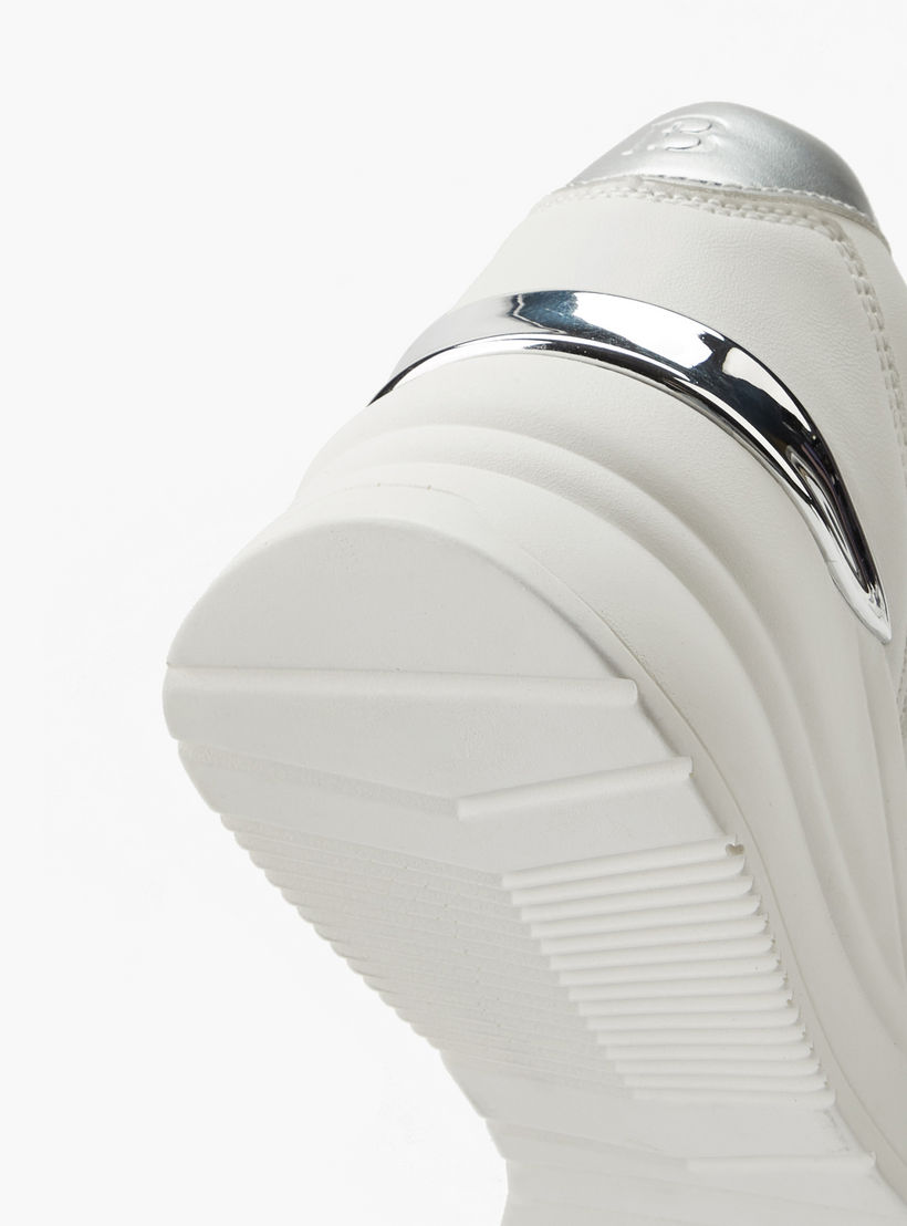 حذاء سنيكرز بطول الكاحل ورباط إغلاق للنساء من فلورا بيلا-women-shoes-sneakers-image-5
