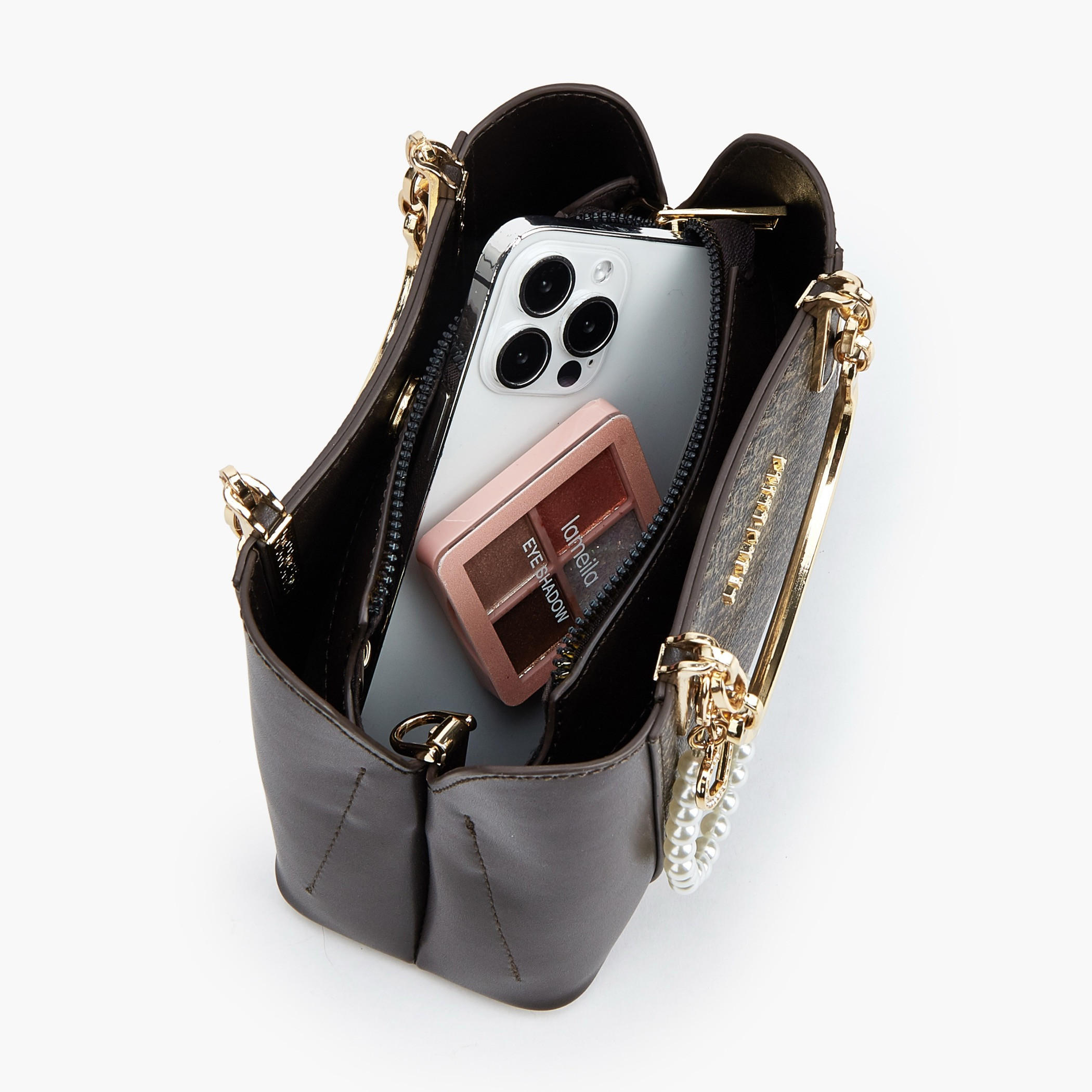 شنطة توتي بطبعات مونوجرام ودلاية لؤلؤ من فلورا بيلا-women-bagsandwallets-handbags-image-7