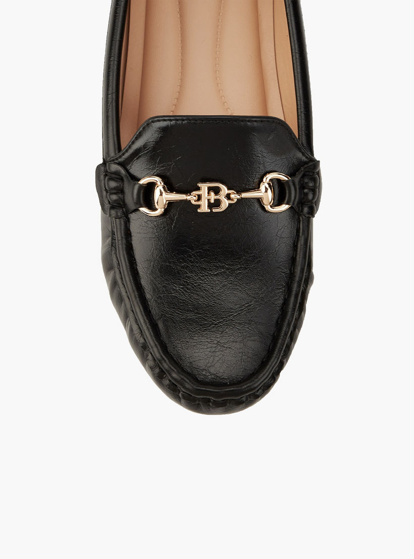 حذاء خفيف سهل الارتداء سادة بزينة ميتالك من فلورا بيلا-women-shoes-flats-moccasins-image-4
