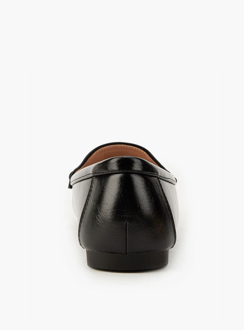 حذاء خفيف سهل الارتداء سادة بزينة ميتالك من فلورا بيلا-women-shoes-flats-moccasins-image-5