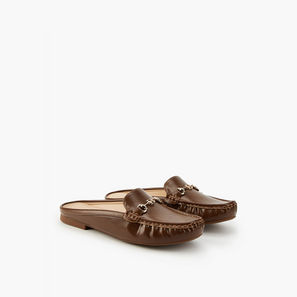 حذاء ميول سادة بزينة ميتاليك من فلورا بيلا-women-shoes-flats-image-1