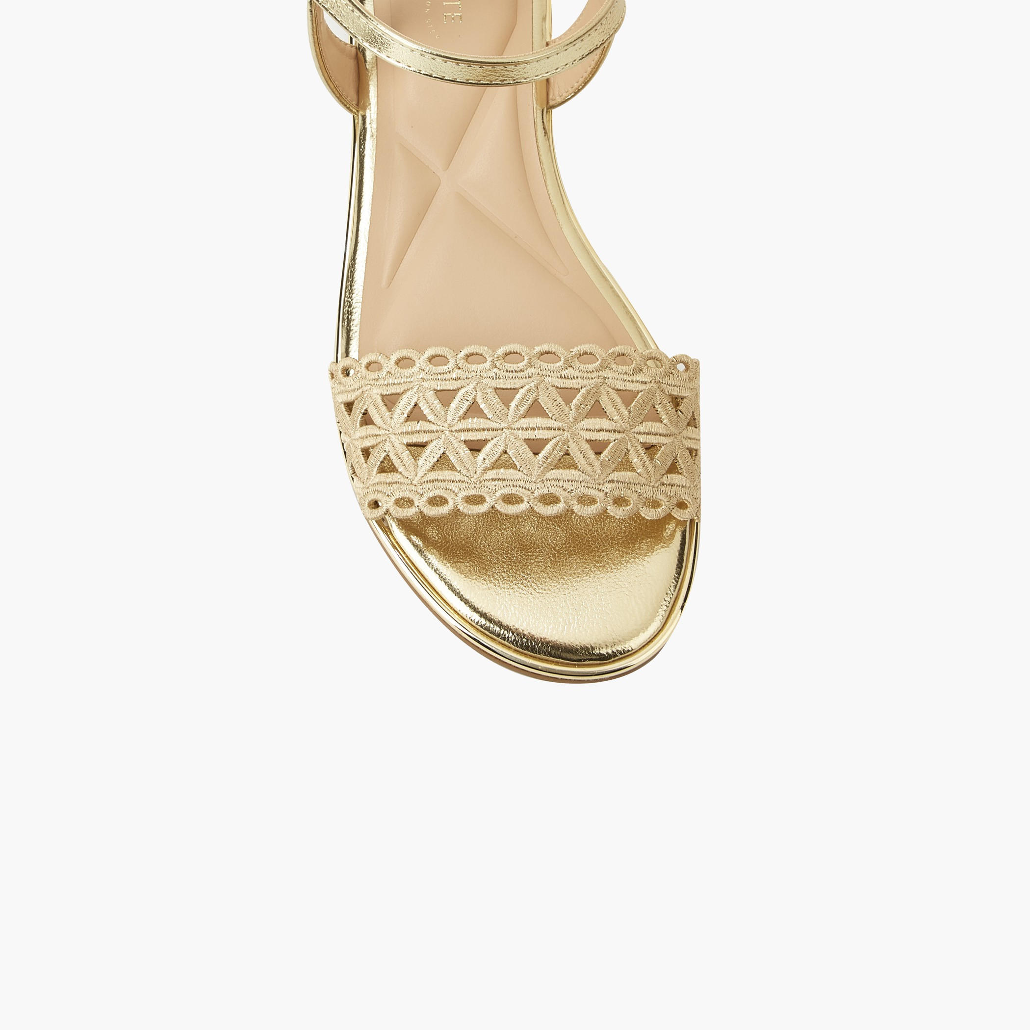 صندل بحزام وإبزيم إغلاق للنساء من سيليست-women-shoes-flats-sandals-image-4