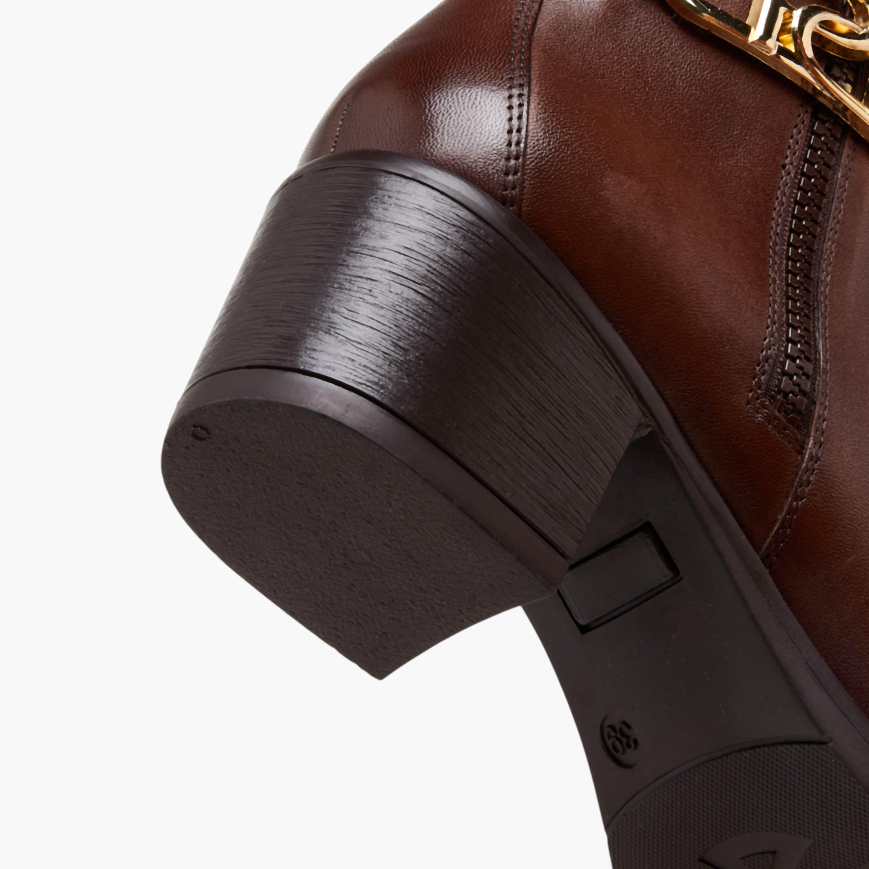 بوت بطول الكاحل وزينة إبزيم للنساء من بابريكا-women-shoes-boots-image-6