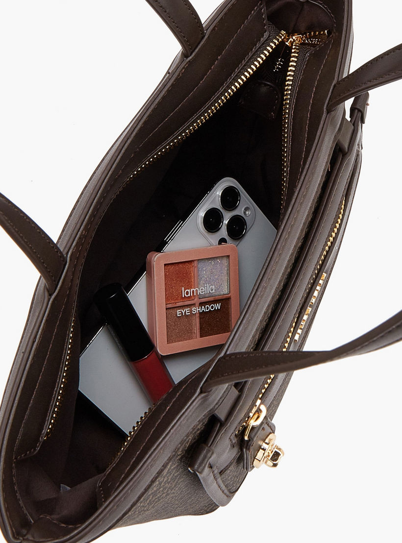 شنطة توتي بطبعات مونوجرام وجيب أمامي من فلورا بيلا-women-bagsandwallets-handbags-image-7