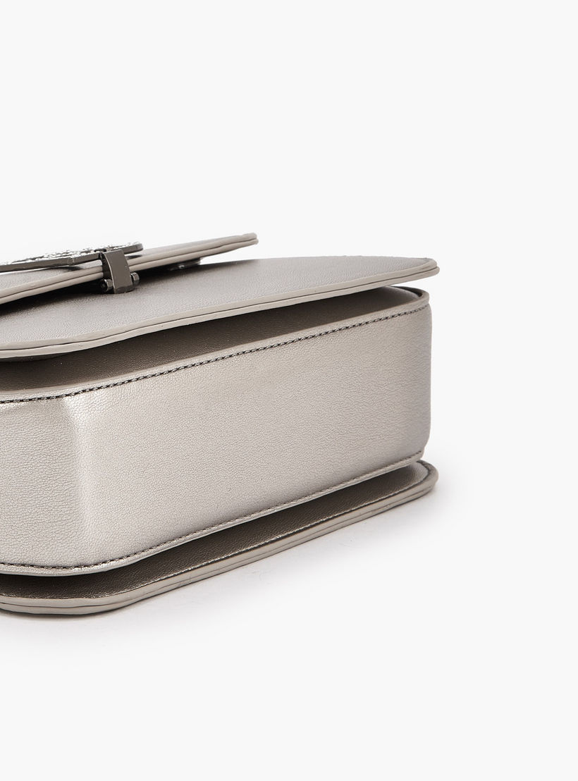 شنطة كروس بودي بارزة الملمس بحزام سلسلة من فلورا بيلا-women-bagsandwallets-handbags-image-6