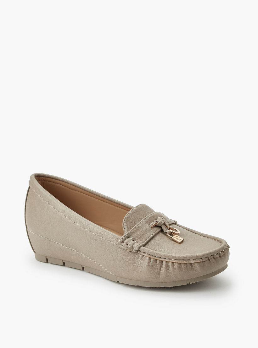حذاء لوفر بكعب ويدج للنساء من فلورا بيلا-women-shoes-heels-image-2