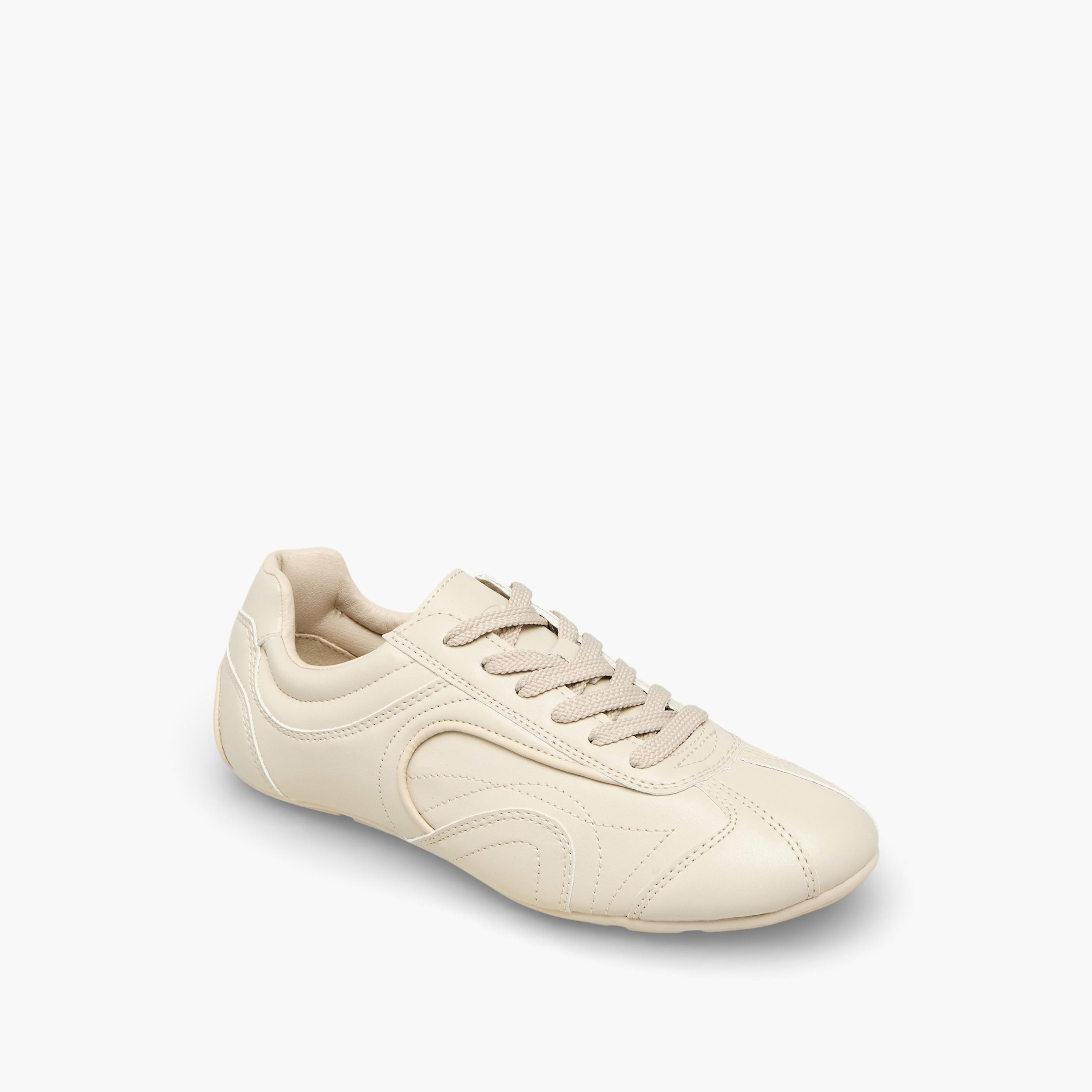 حذاء سنيكرز برباط إغلاق للنساء من فلورا بيلا-women-shoes-sneakers-image-2