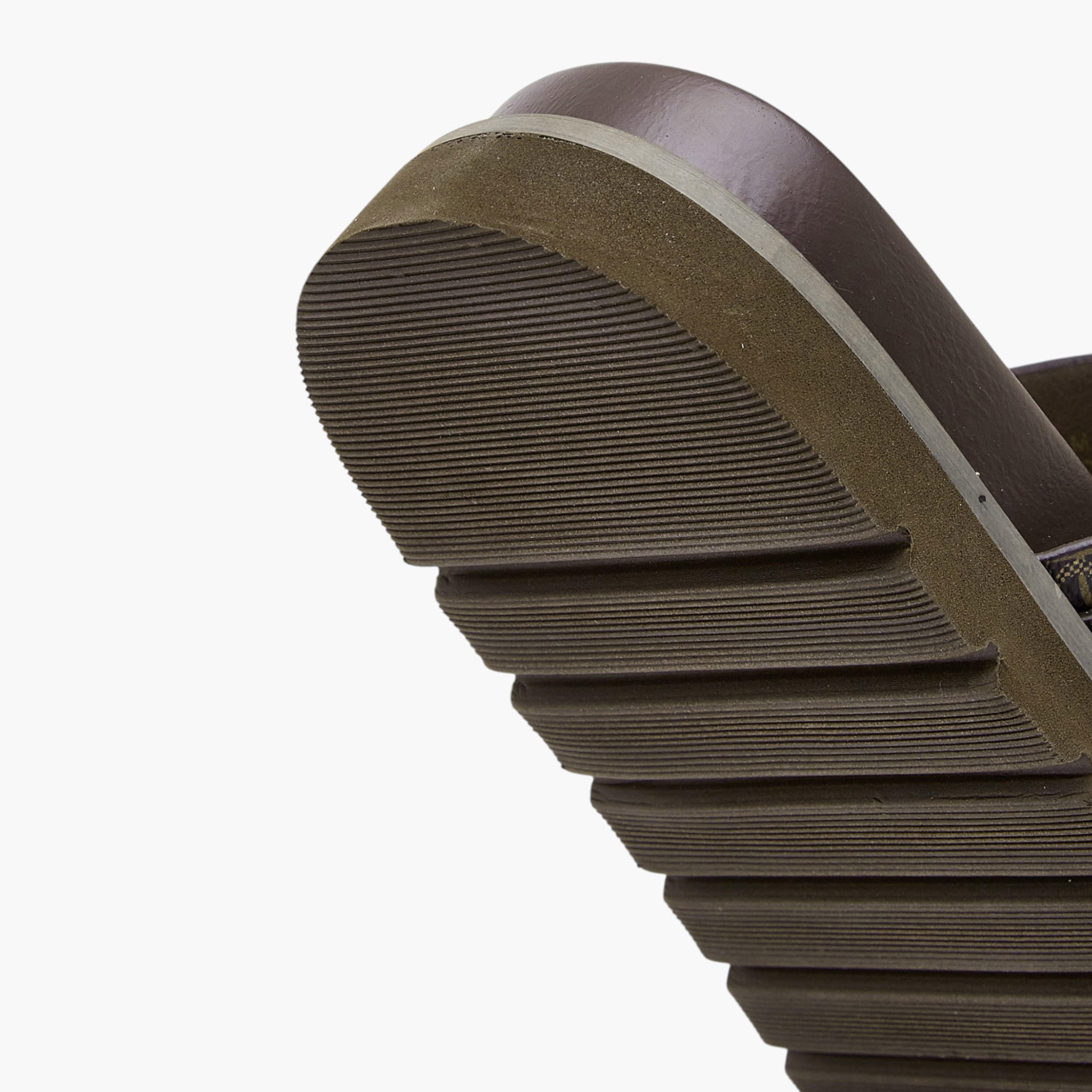 صندل سهل الارتداء بأحزمة متعددة وطبعات مونوجرام من بابريكا-women-shoes-flats-sandals-image-5