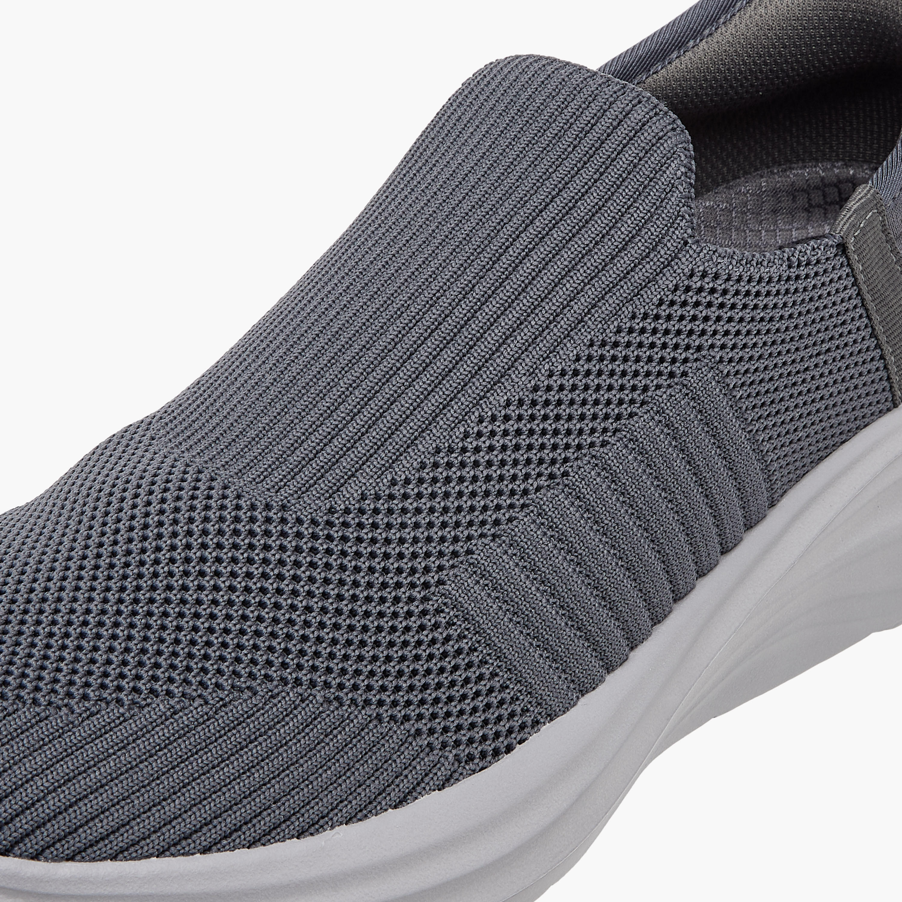 حذاء سنيكرز سهل الارتداء وبارز الملمس من أل بي أل من شو إكسبريس-men-shoes-sneakers-image-4