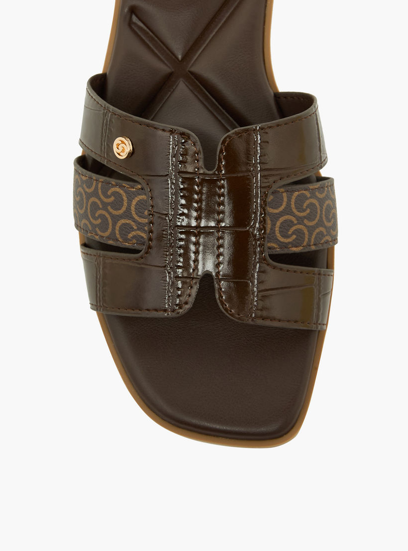 صندل نسائي بطبعة المونوغرام من سيليست-women-shoes-sandals-flats-image-7