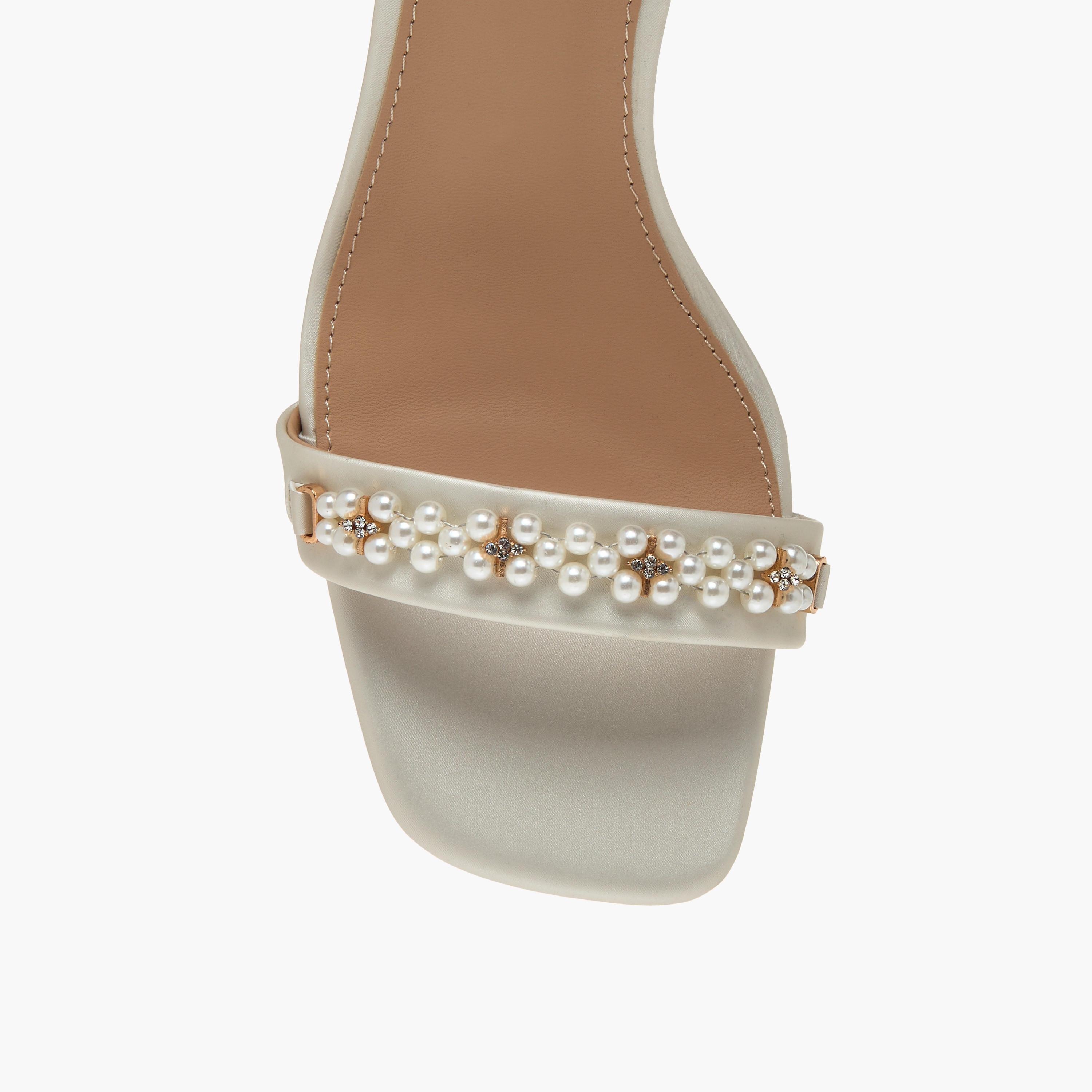صندل ستيليتو سهل الارتداء بزينة لؤلؤ وإبزيم إغلاق من فلورا بيلا-women-shoes-sandals-heeled-image-4