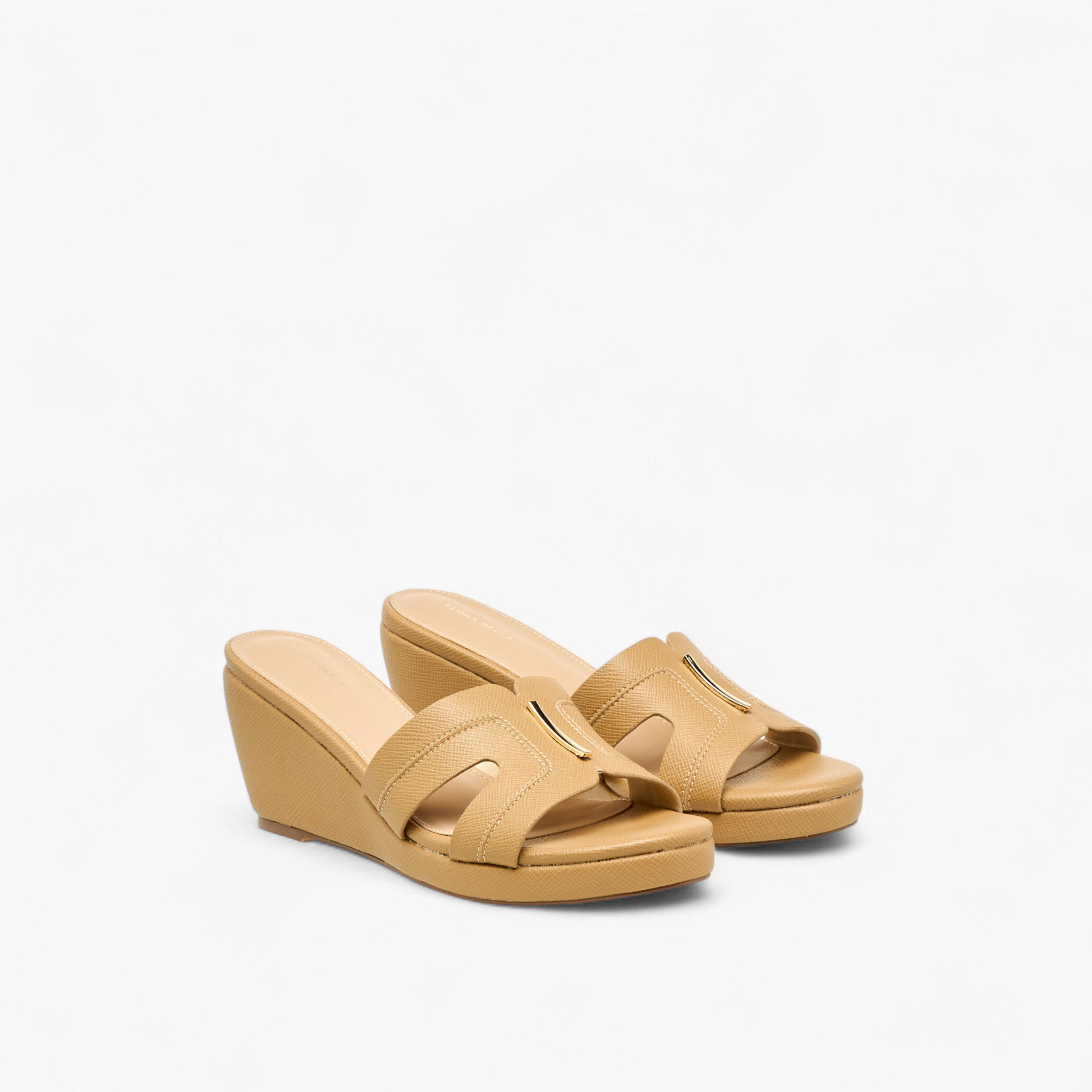 صندل بكعب ويدج وتفاصيل مفرغة للنساء من فلورا بيلا-women-shoes-sandals-heeled-image-1