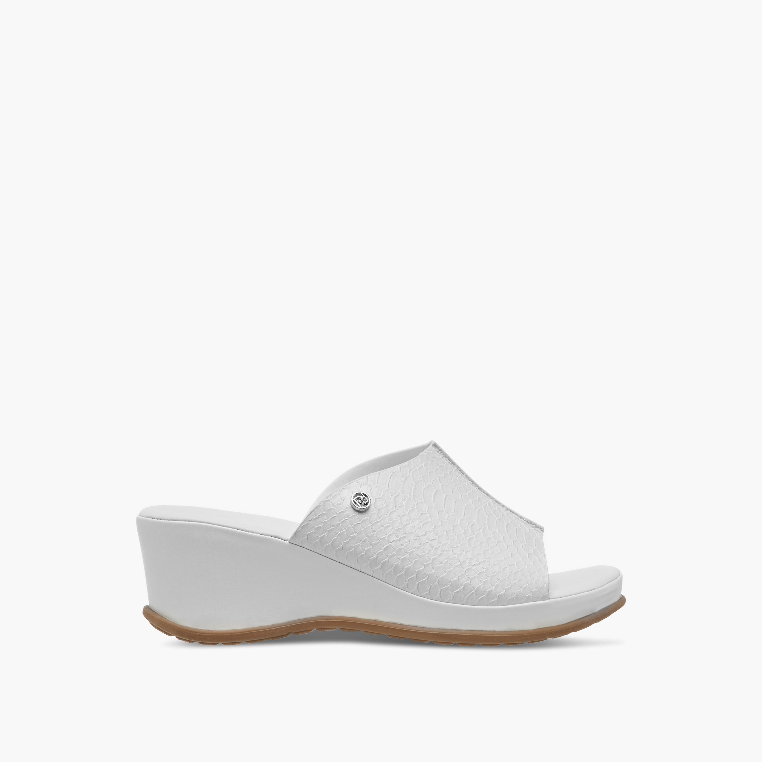 صندل مريح سهل الارتداء بارز الملمس بكعب ويدج من بابريكا-women-shoes-sandals-heeled-image-3