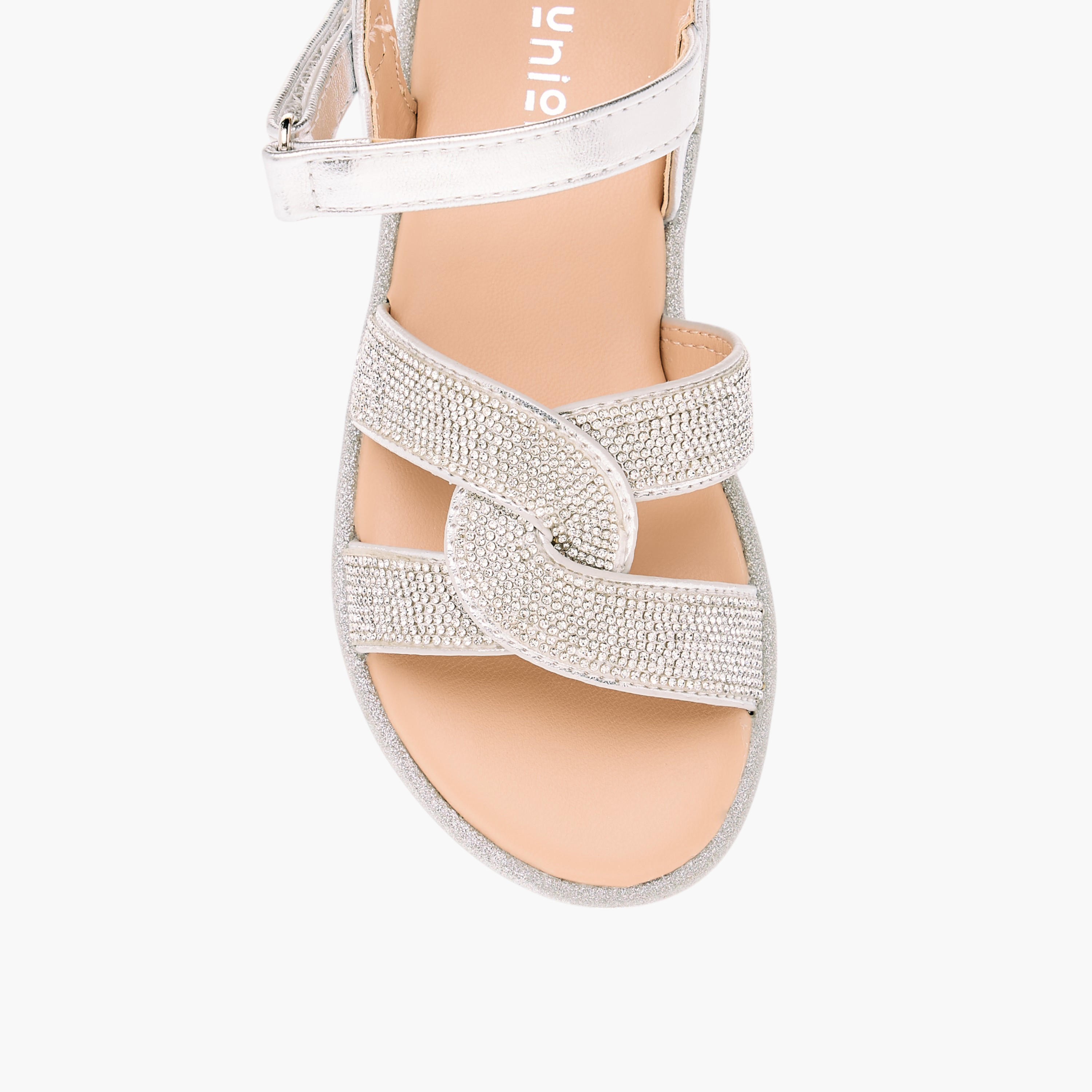 صندل مسطح مزيّن بشريط إغلاق من جونيورز-girls-shoes-sandals-image-4