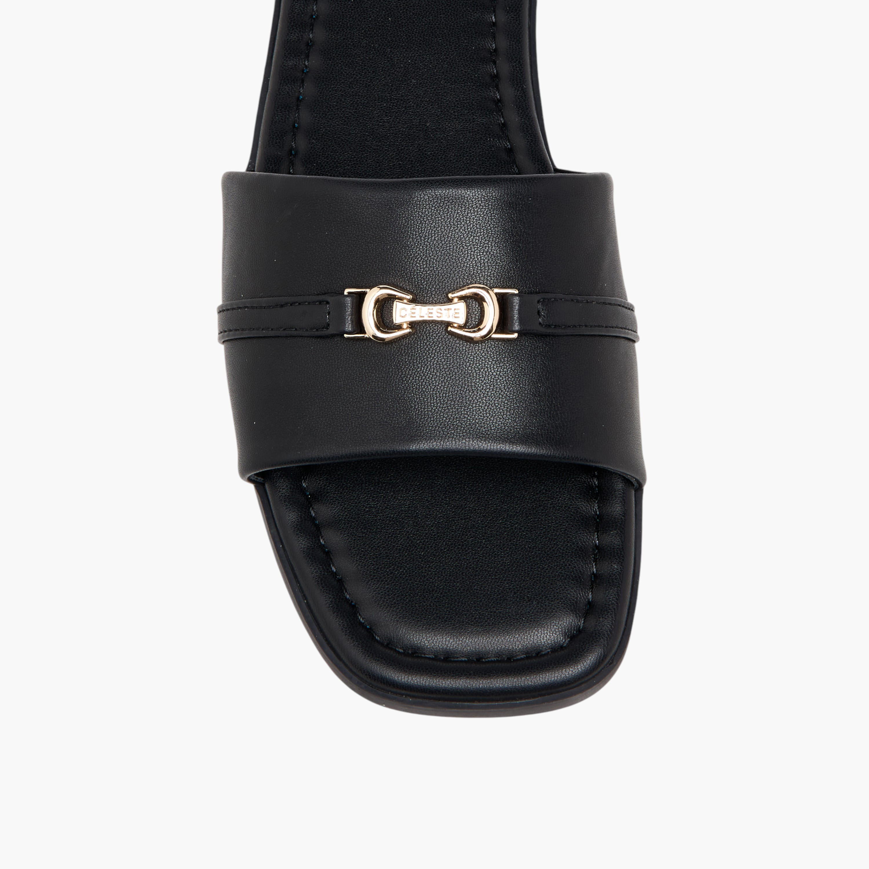 صندل سهل الارتداء بتفصيل إبزيم للنساء من سيليست-women-shoes-flats-sandals-image-4