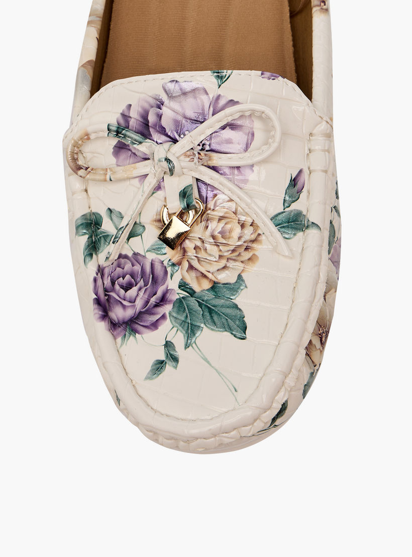 حذاء ميول سهل الارتداء بتفاصيل فيونكة من لو كونفورت-women-shoes-flats-mules-image-4