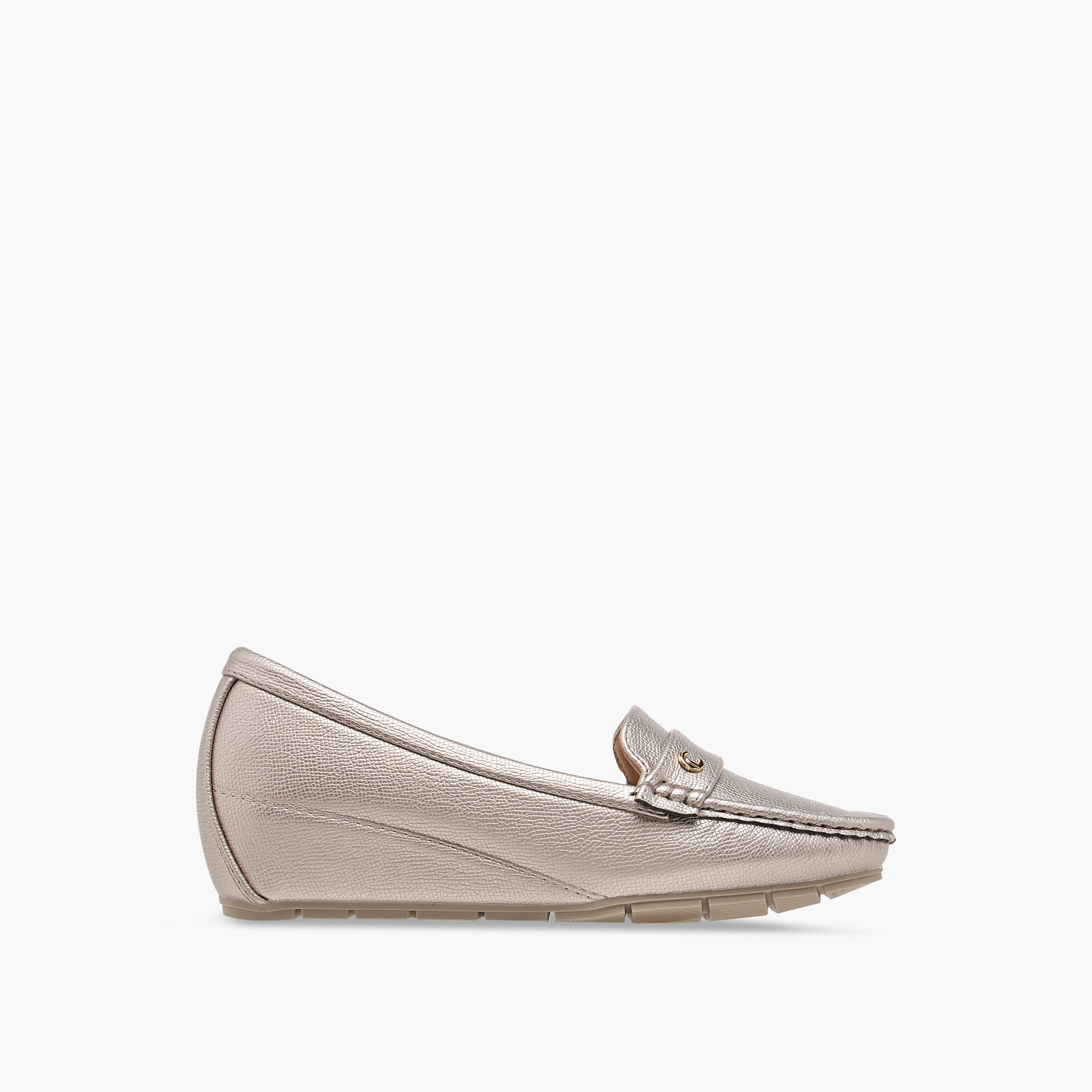 حذاء لوفر سهل الارتداء بارز الملمس بكعب عريض من لو كونفورت-women-shoes-heels-image-3