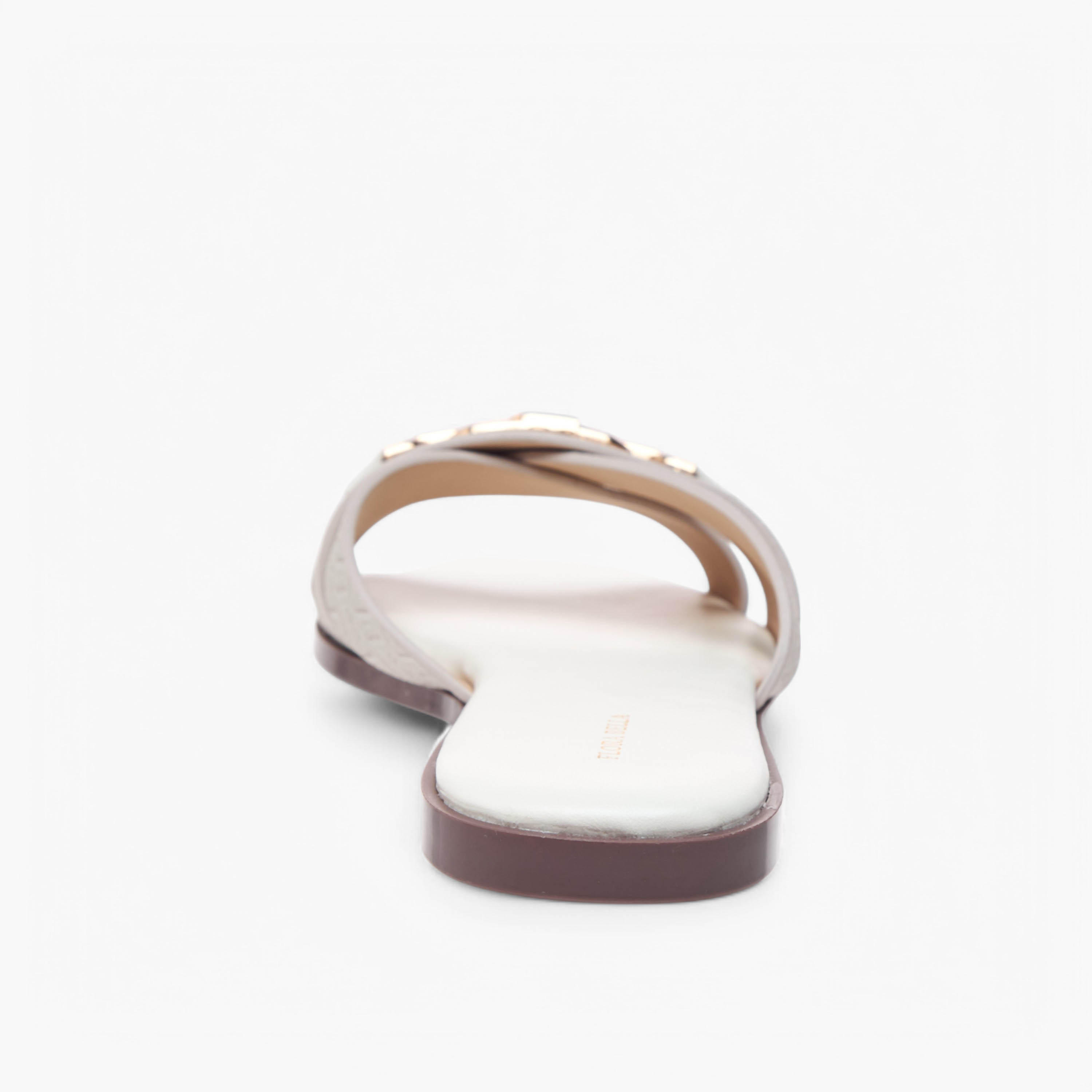 صندل مسطح سهل الارتداء بطبعات مونوجرام من فلورا بيلا-women-shoes-flats-sandals-image-5