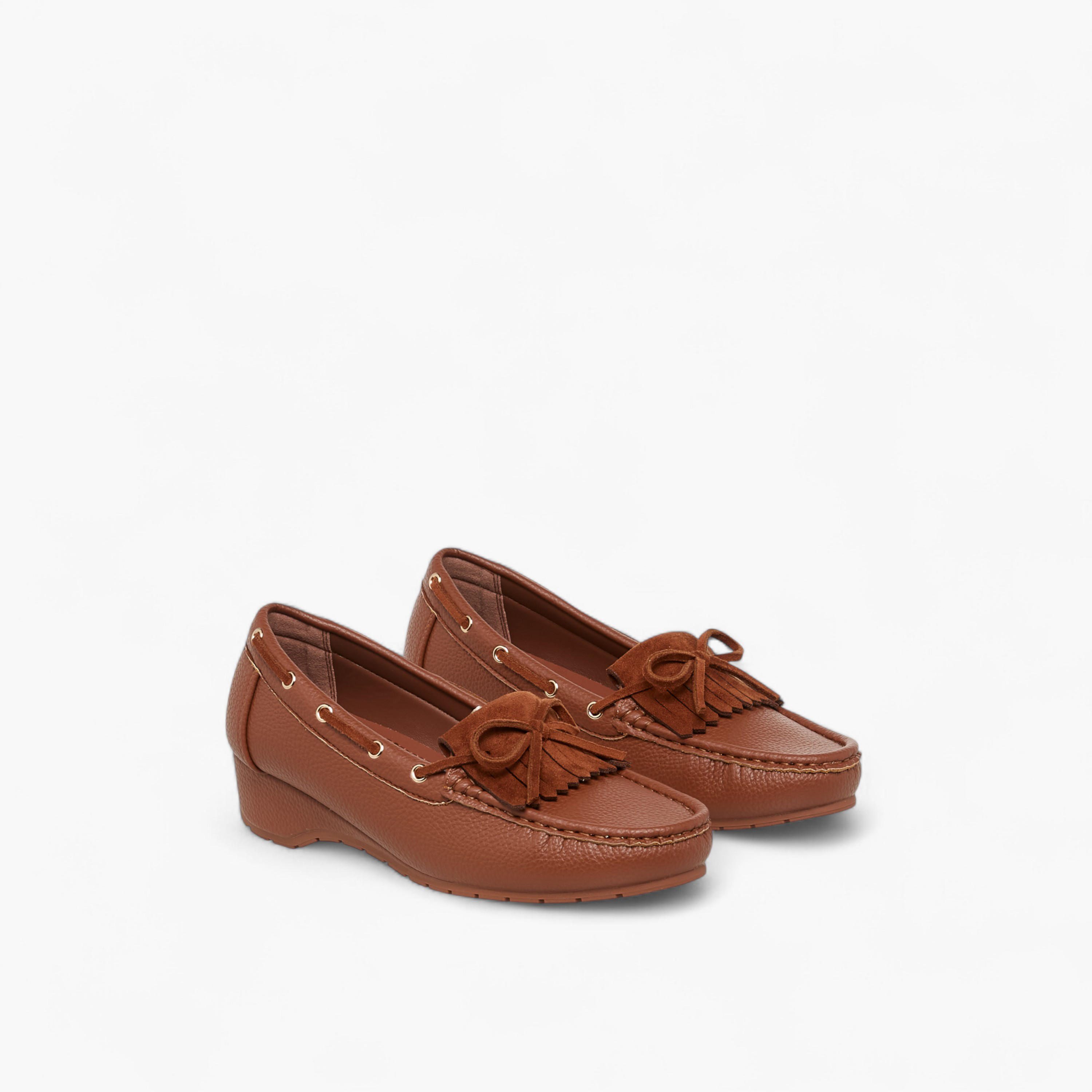 حذاء خفيف بكعب عريض وزينة شراشيب من بابريكا-women-shoes-loafersandmoccasins-image-1