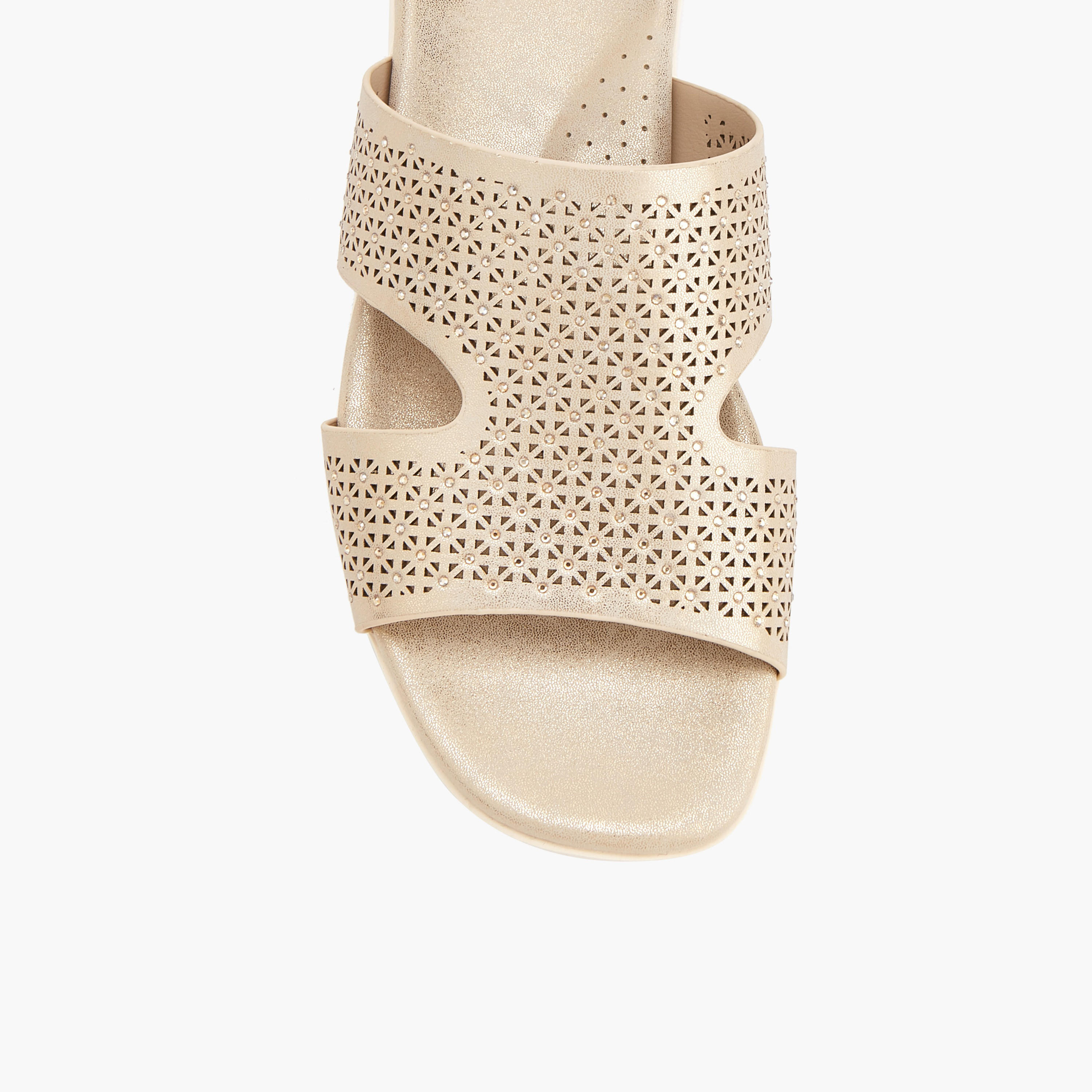 صندل سهل الارتداء للنساء من فلورا بيلا-women-shoes-flats-sandals-image-4