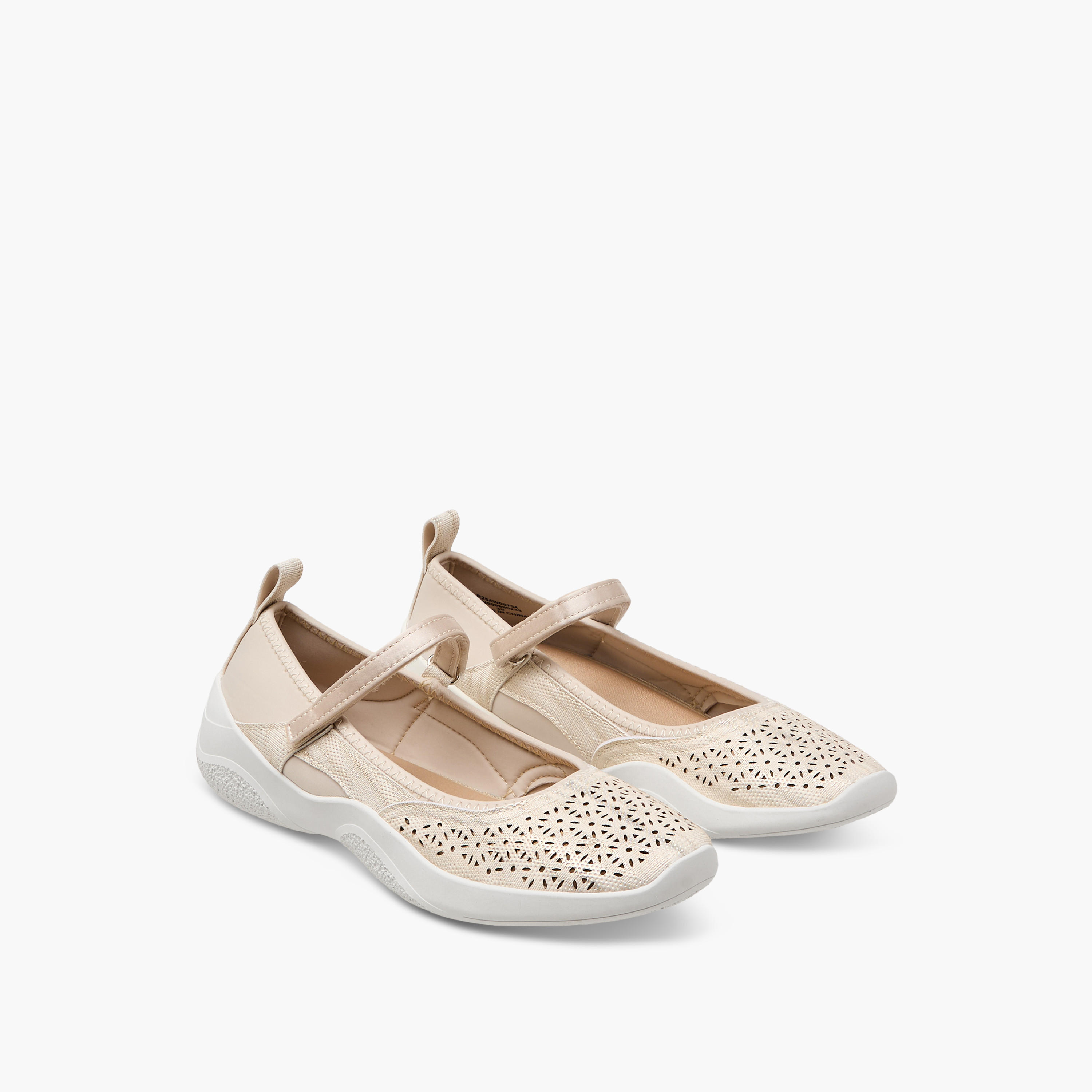 حذاء ماري جين مفرّغ لليزر بشريط إغلاق لاصق للنساء من لو كونفورت-women-shoes-ballerinas-image-1