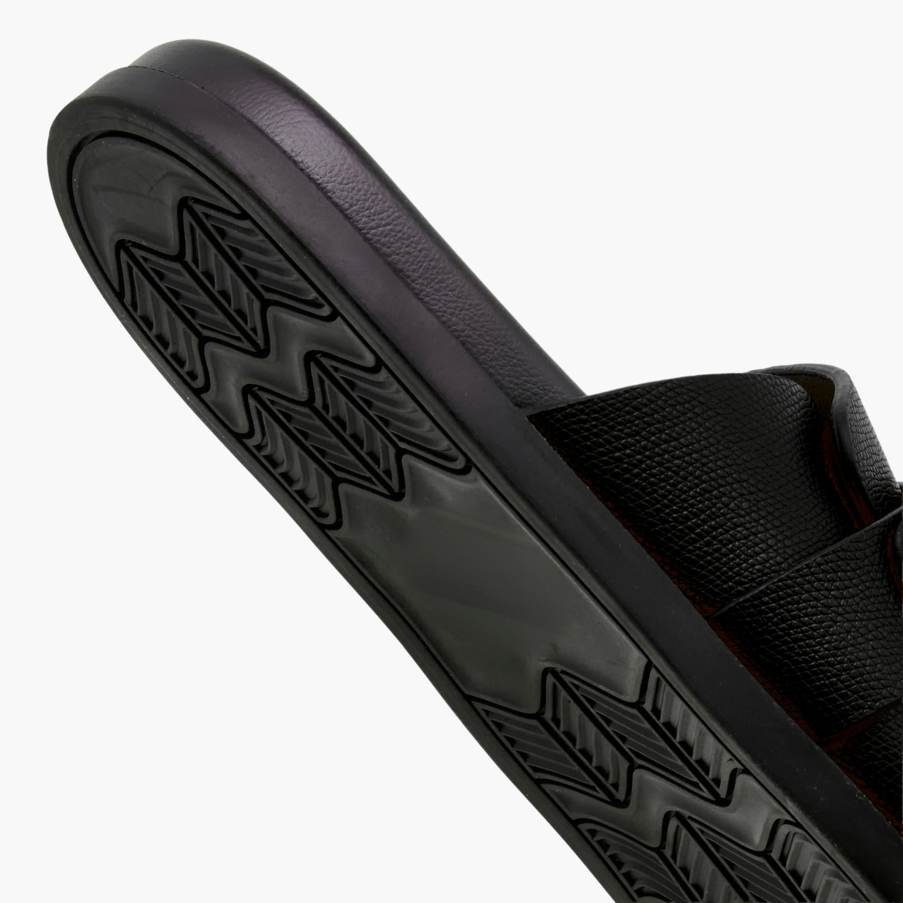 صندل رجالي مريح بتفاصيل إبزيم من إل بي إل بواسطة شو إكسبريس-men-shoes-sandals-image-6