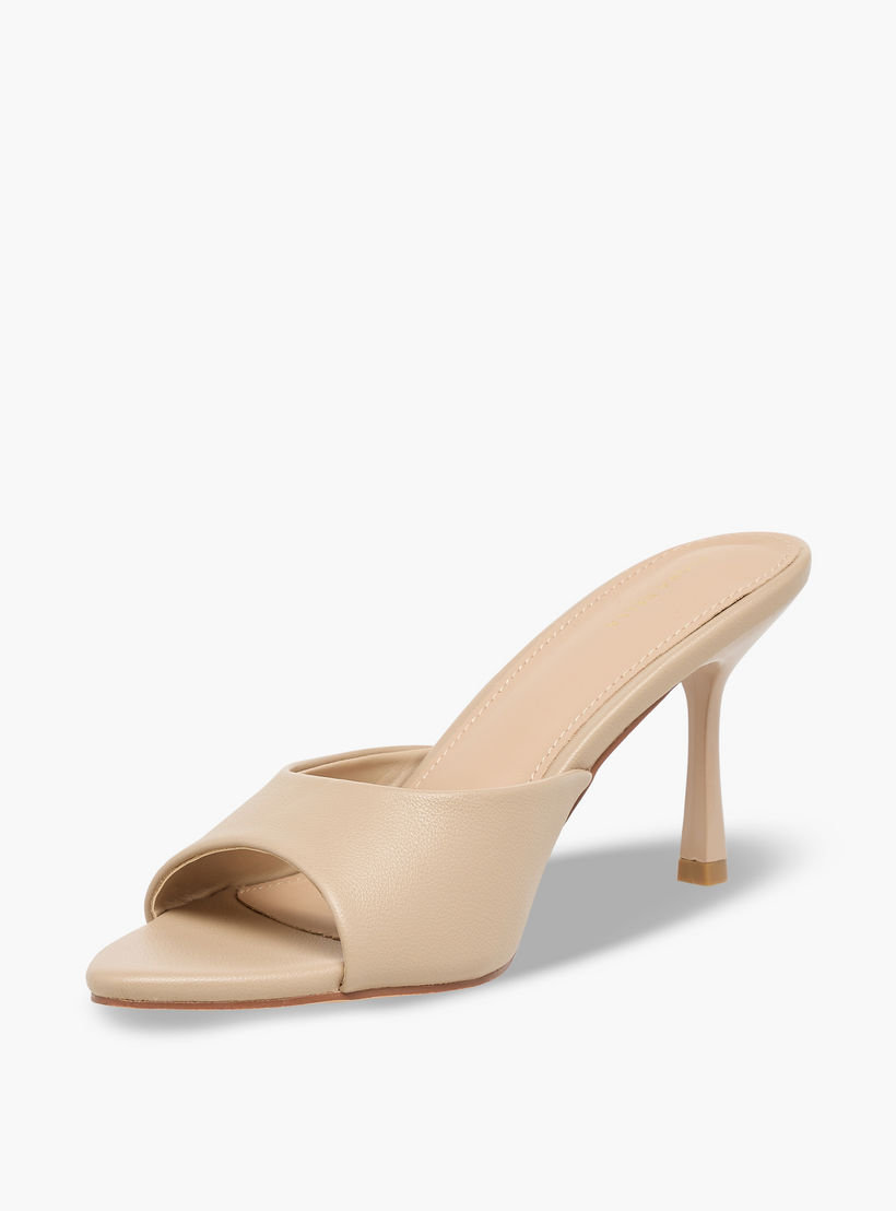 صندل سهل الارتداء بكعب رفيع وتصميم عصري للنساء من فلورا بيلا-women-shoes-sandals-heeled-image-4
