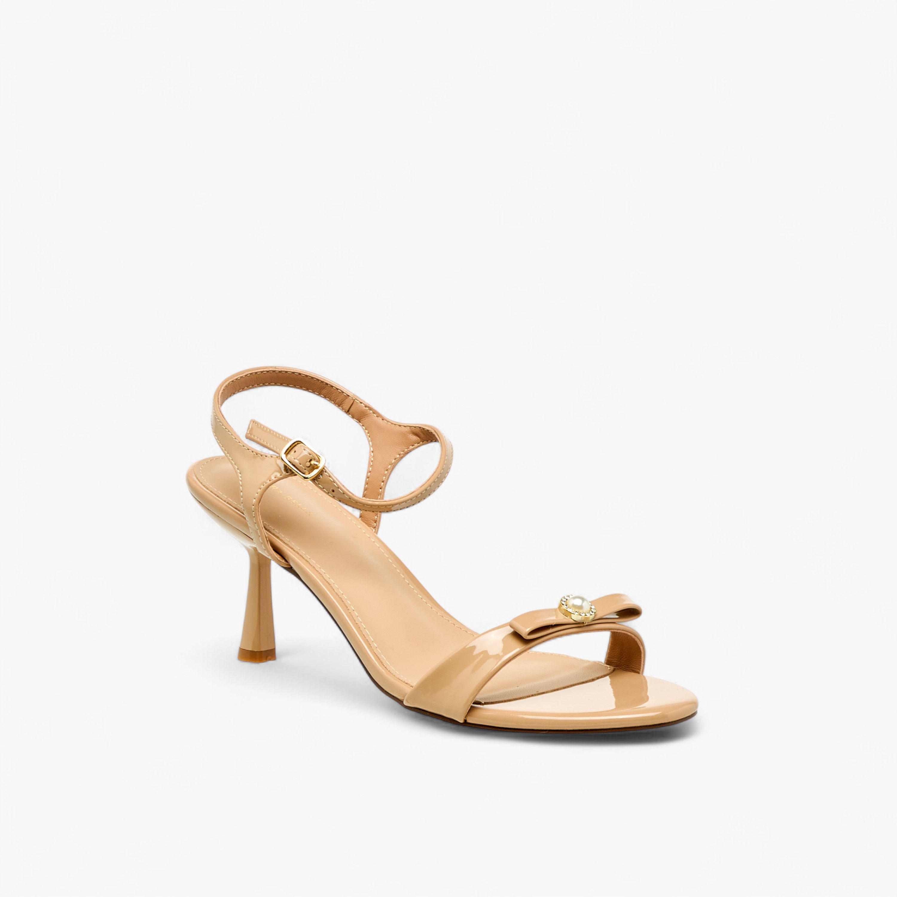 صندل بحزام وكعب مدبب وتفاصيل فيونكة للنساء من فلورا بيلا-women-shoes-sandals-heeled-image-2