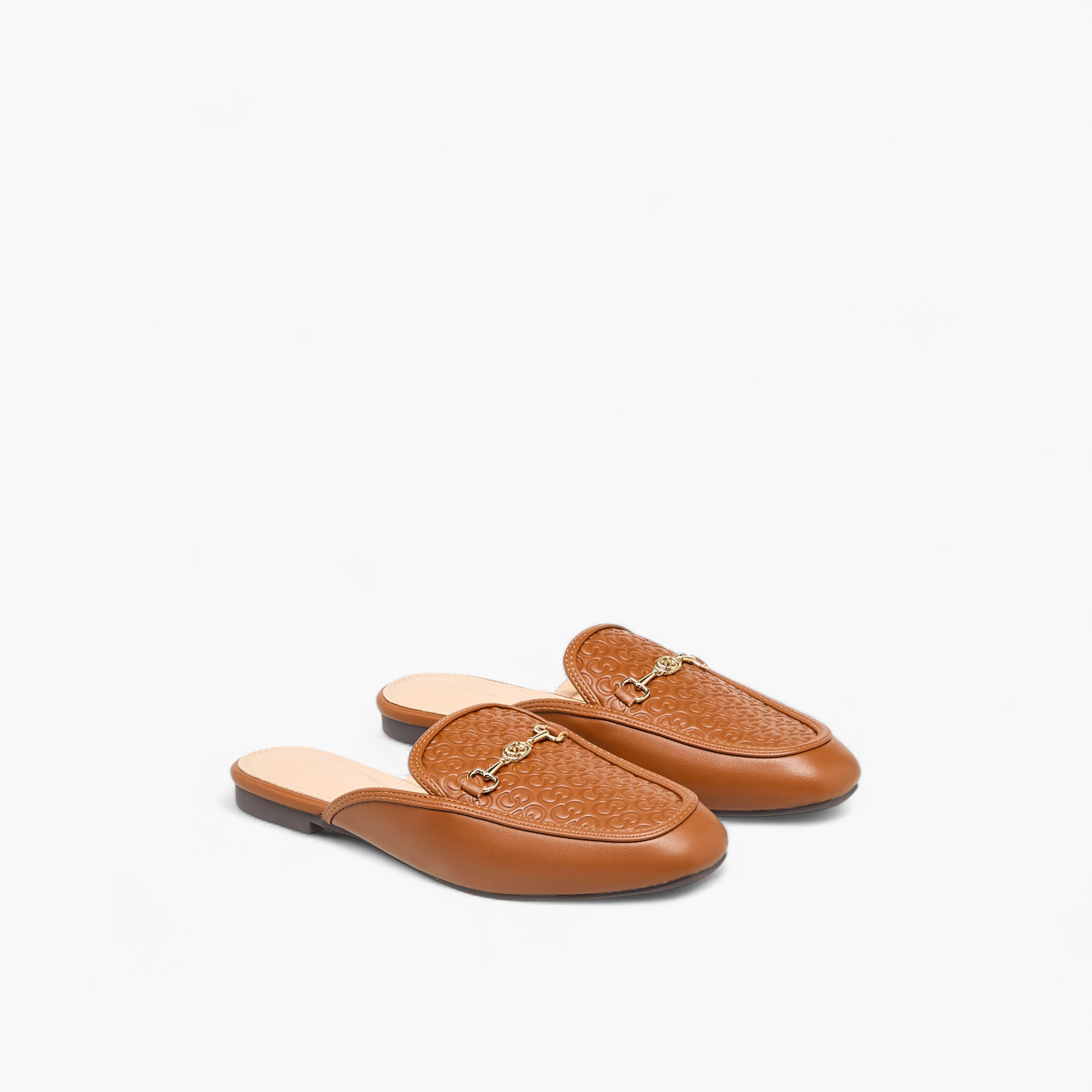 حذاء ميول بنقوش مونوجرام للنساء من سيليست-women-shoes-flats-mules-image-1