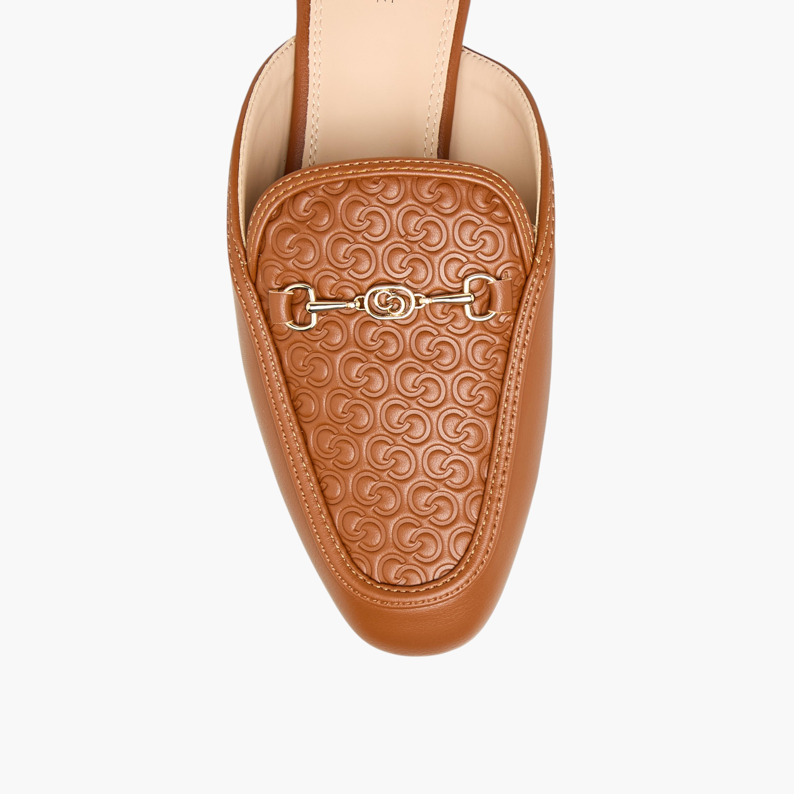 حذاء ميول بنقوش مونوجرام للنساء من سيليست-women-shoes-flats-mules-image-4