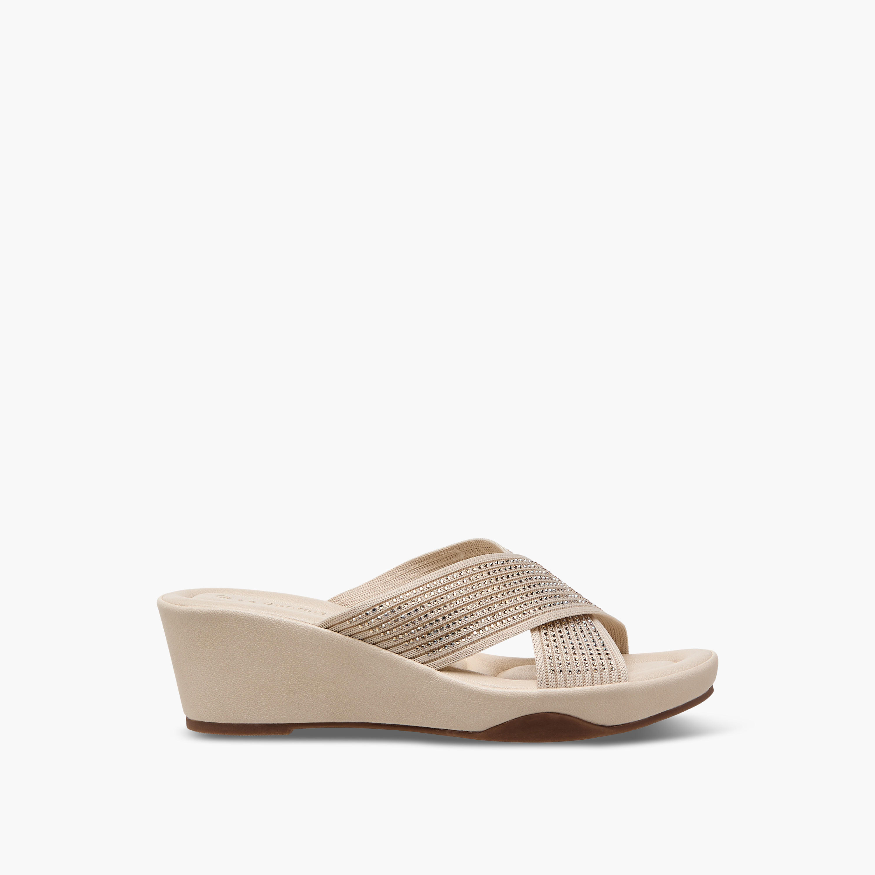 صندل مريح بكعب ويدج وبحزام متقاطع للنساء من لو كونفورت-women-shoes-sandals-heeled-image-3