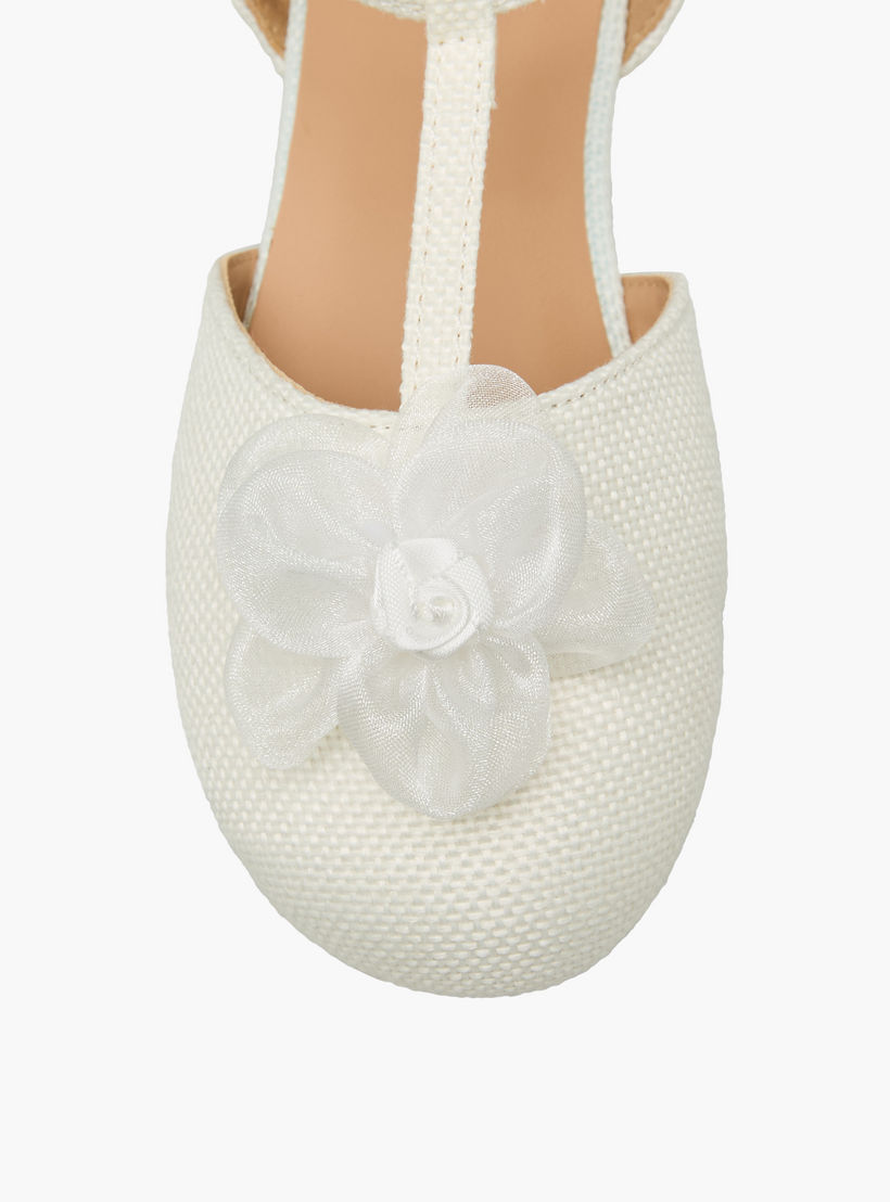 صندل مزين للفتيات من فلورا بيلا-girls-shoes-sandals-image-3
