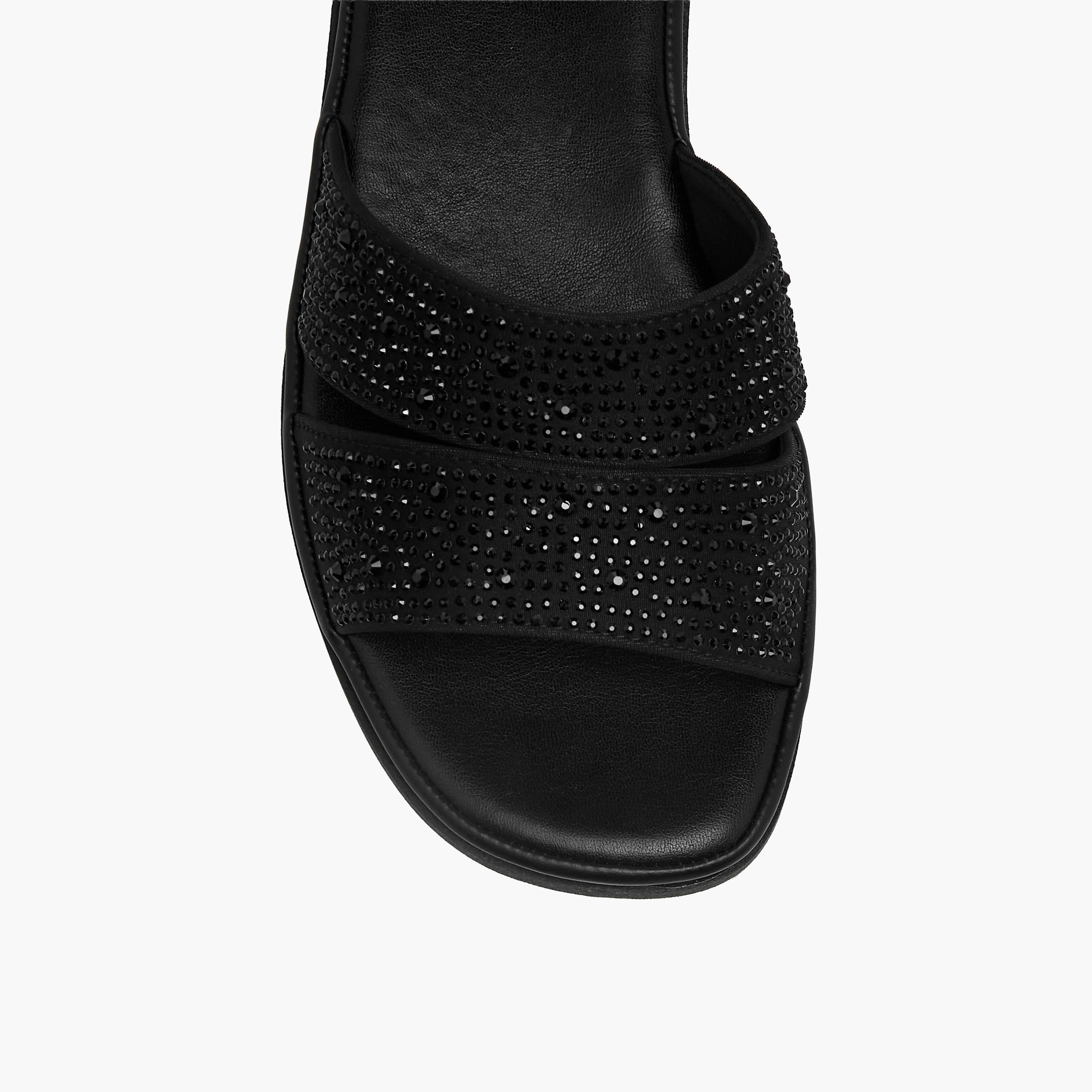 صندل مزين سهل الارتداء للنساء من لو كونفورت-women-shoes-flats-sandals-image-4