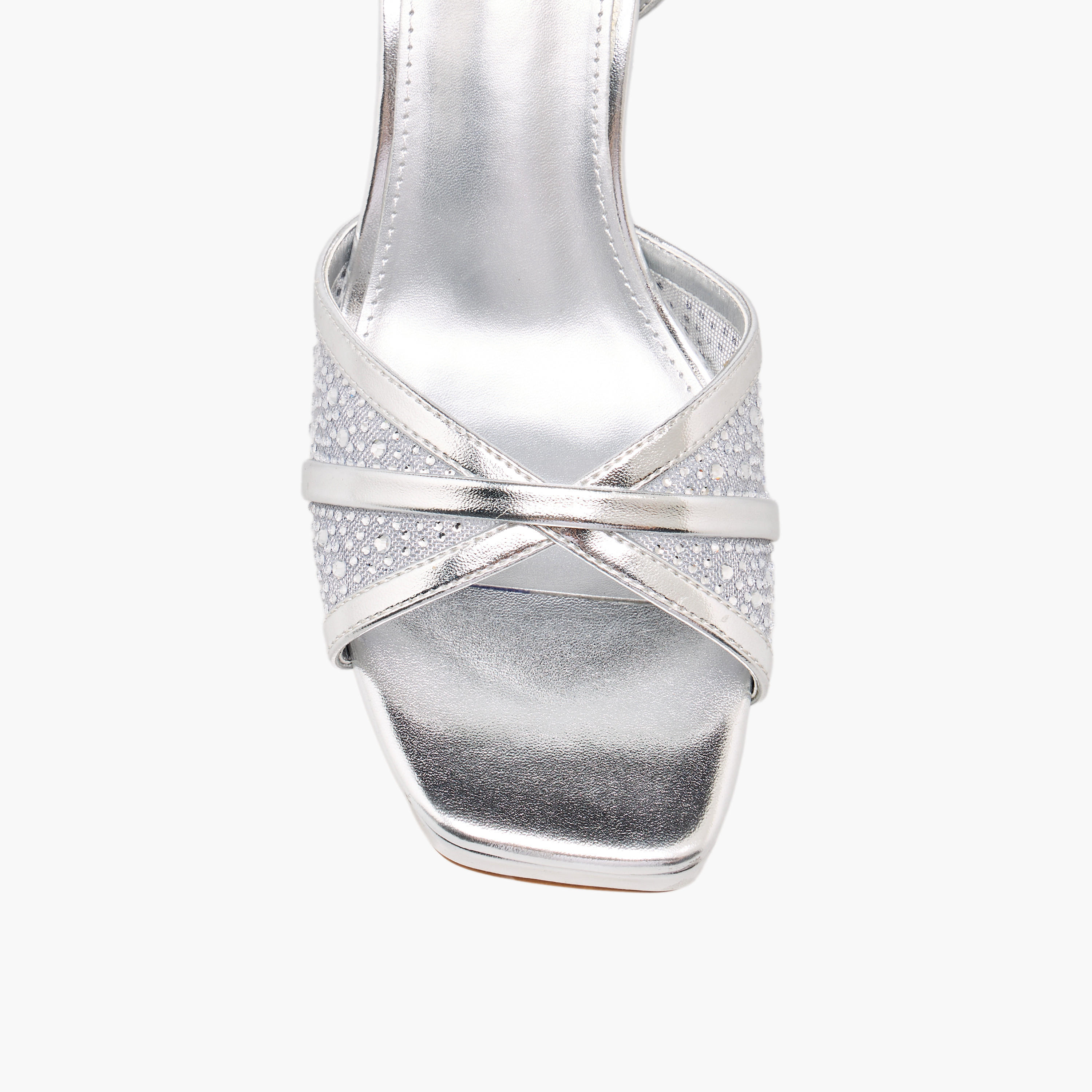 صندل بحزام حول الكاحل وكعب سميك للنساء من فلورا بيلا-women-shoes-sandals-heeled-image-4