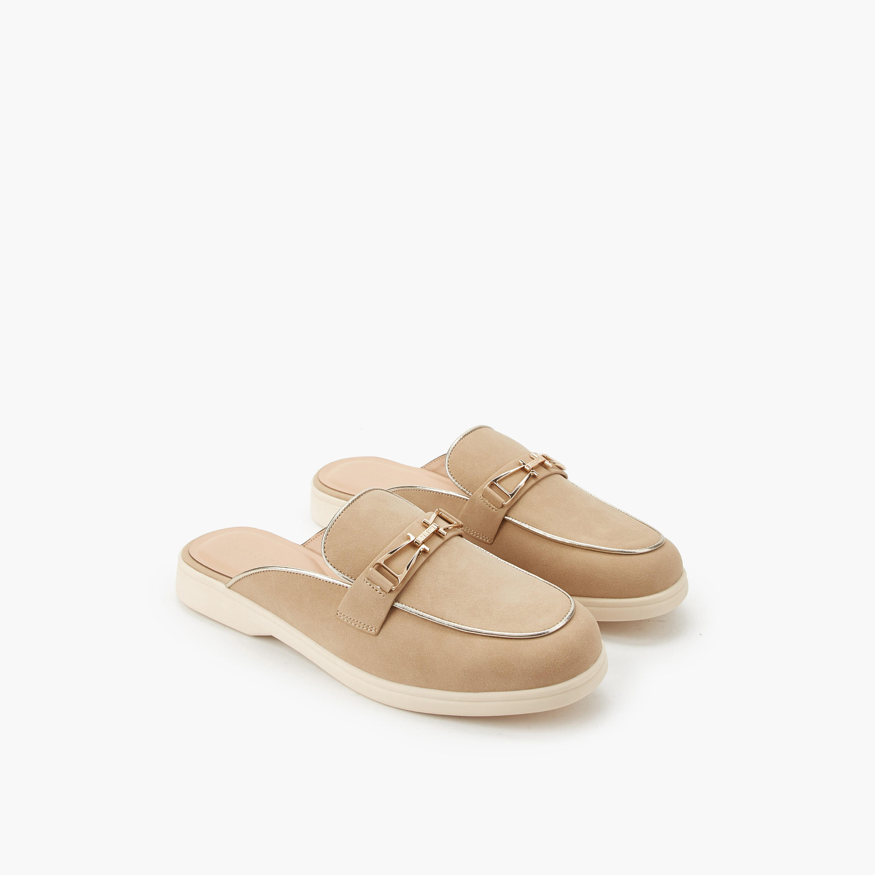 حذاء ميول سهل الارتداء بزينة ميتاليك للنساء من سيلست-women-shoes-flats-mules-image-1
