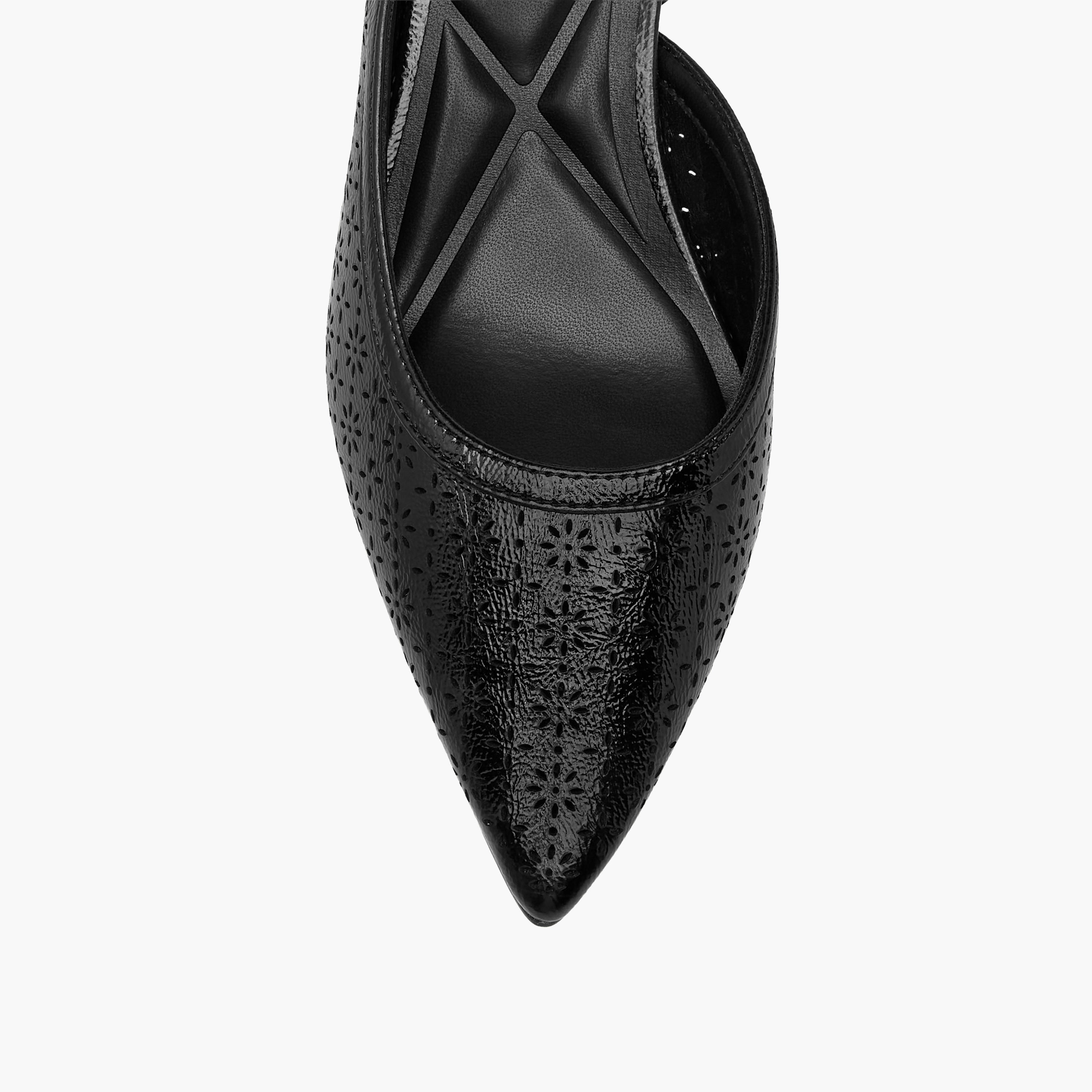 حذاء ميول بكعب صغير بتفاصيل مفرّغة بالليزر للنساء من سيليست-women-shoes-heels-image-4