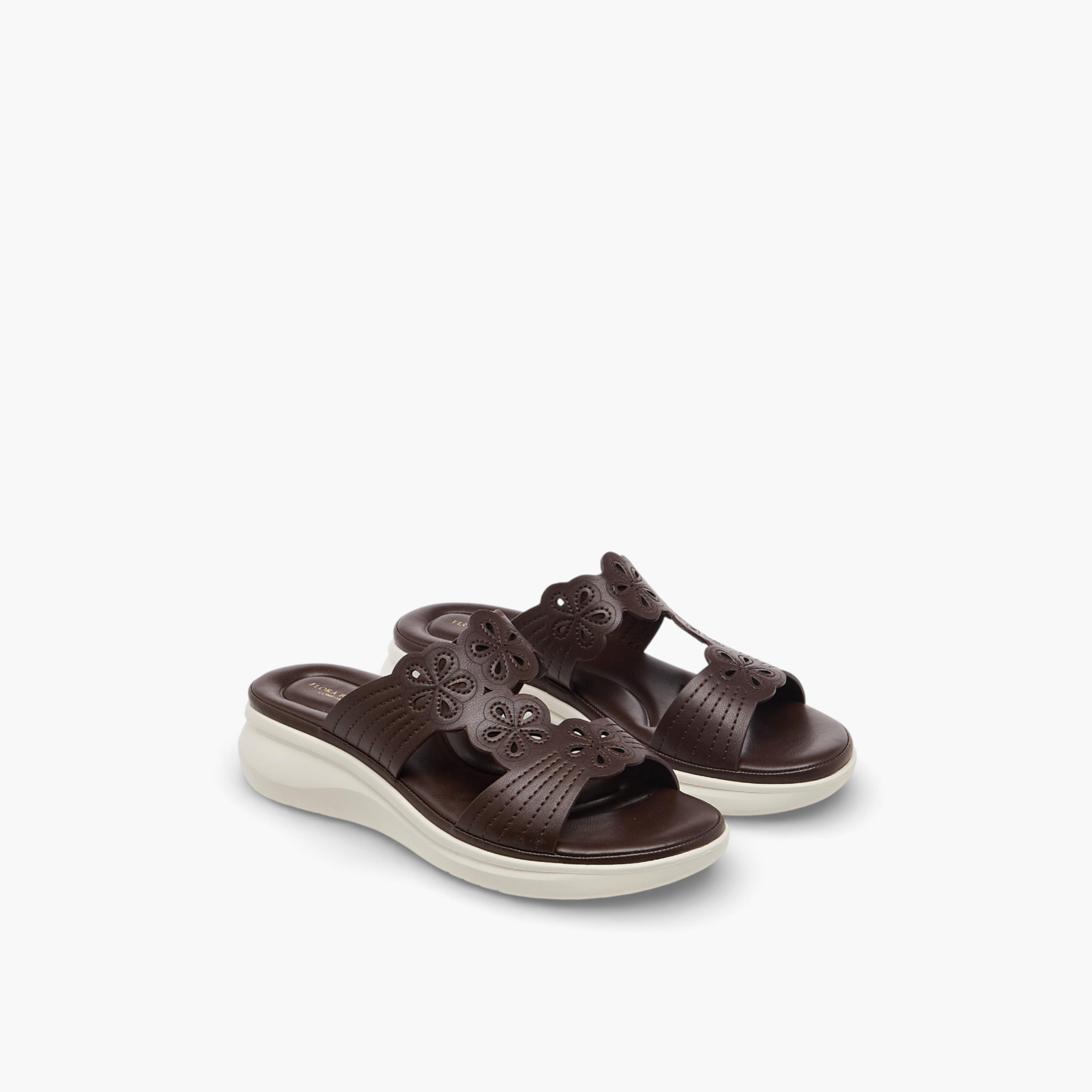 صندل بكعب ويدج وتفاصيل زهور مفرغة للنساء من فلورا بيلا-women-shoes-flats-sandals-image-1