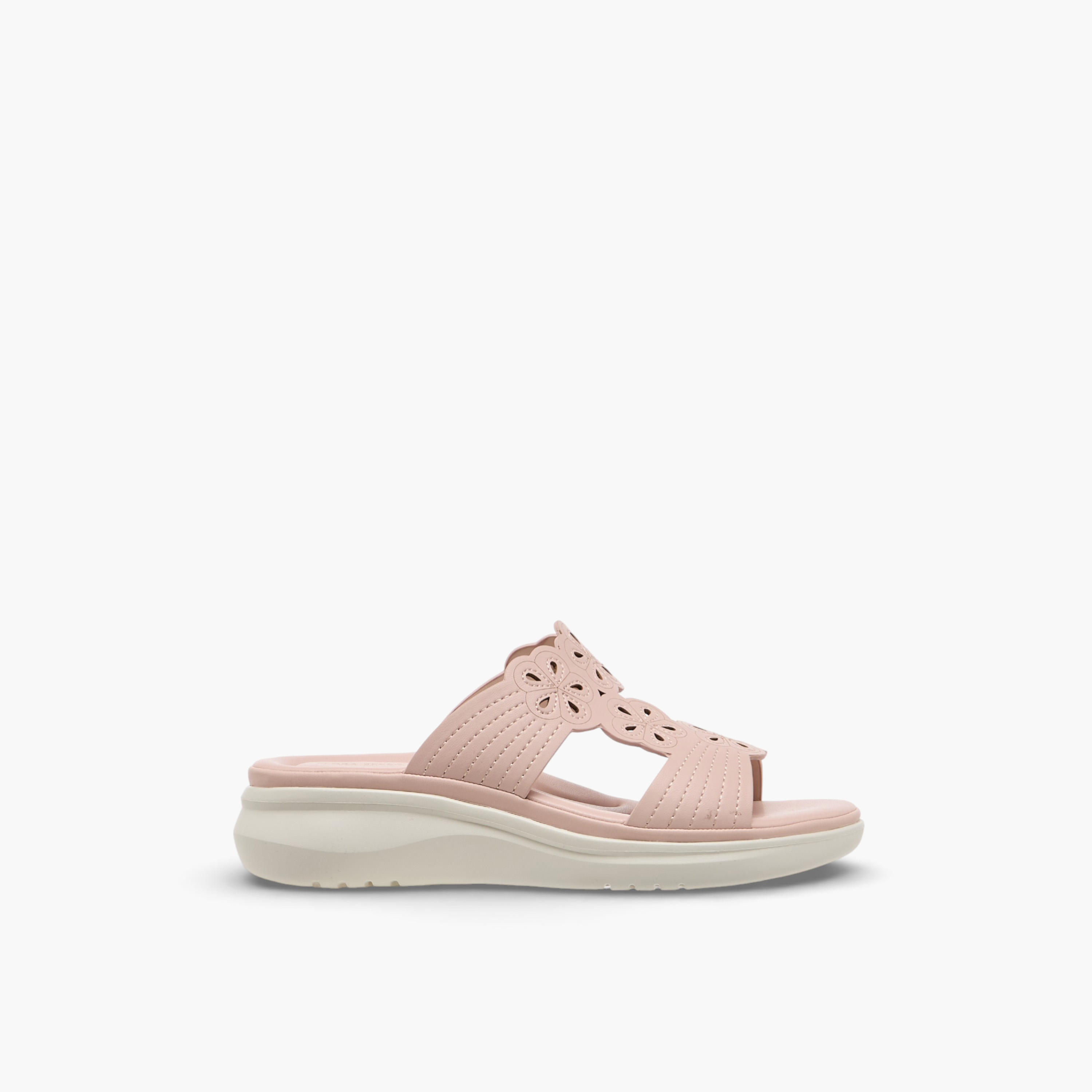 صندل بكعب ويدج وتفاصيل زهور مفرغة للنساء من فلورا بيلا-women-shoes-flats-sandals-image-3